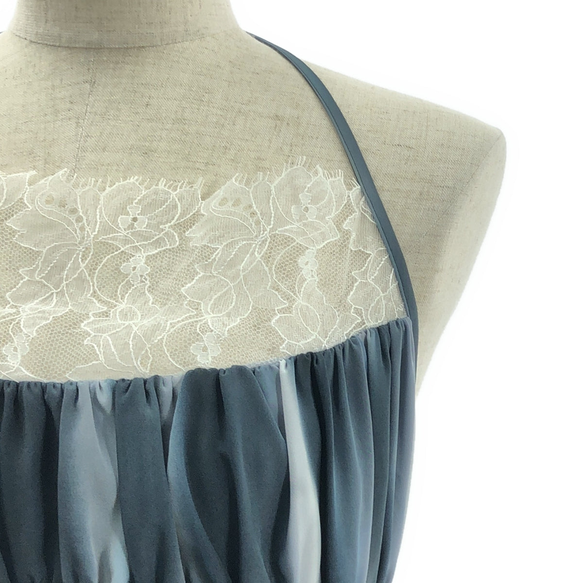 [新品] FETICO | 2023 秋冬 | 手工印花吊帶洋裝 | 全身印花聚酯纖維開衩洋裝 | 1 碼 | 灰色/白色 | 女款