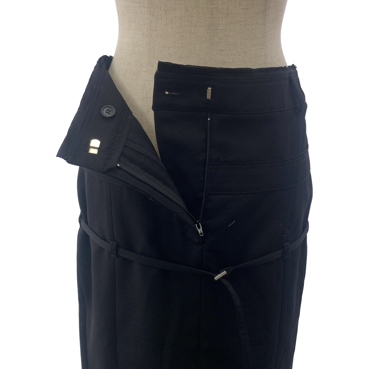 [新品] JACQUEMUS | 2023 秋冬 | 初剪羊毛中長裙 | 34碼 | 黑色 | 女款