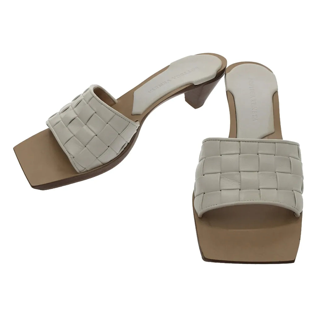 BOTTEGA VENETA / ボッテガヴェネタ | イントレチャート スクエアトゥ レザーサンダル | 35 1/2 | ホワイト | レディース