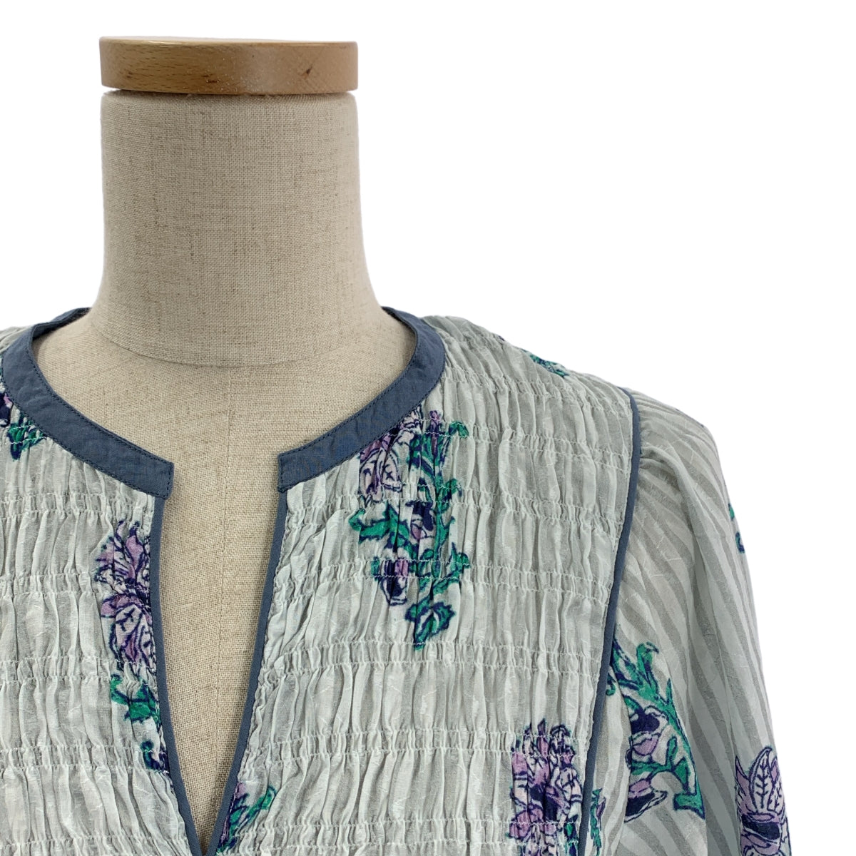 [新產品] ne Quittez pas | 2025 春夏系列 | 棉質提花百合印花褶皺洋裝 | M碼 | 灰色/白色 | 女款