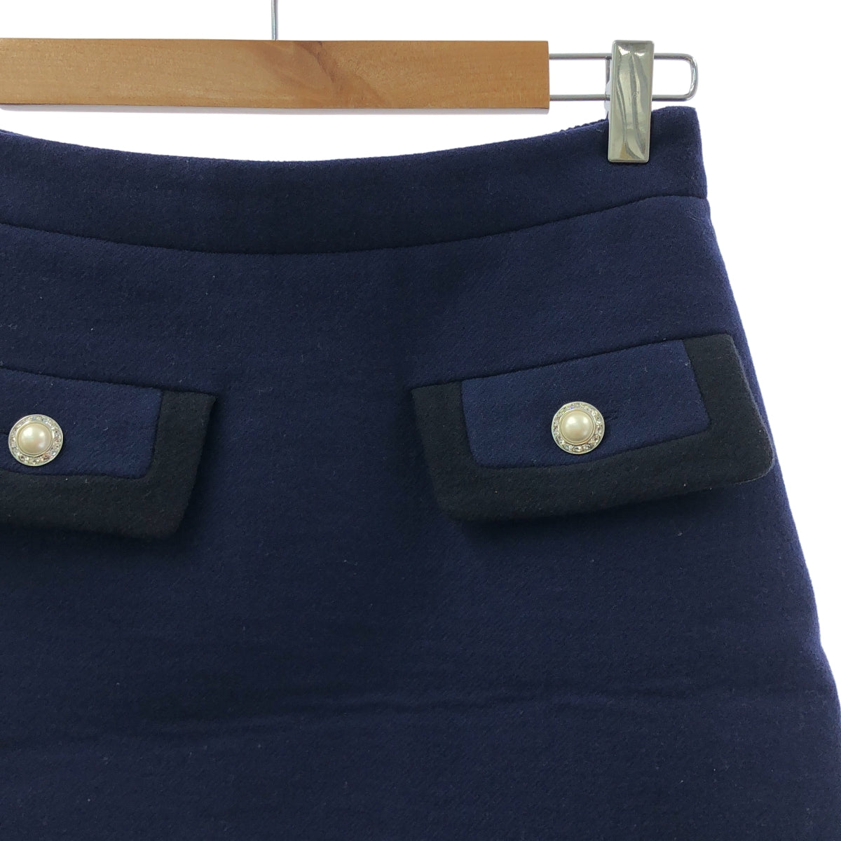 miu miu / 뮤 뮤 | 진주 버튼 울 스커트 | 38 | 네이비 | 여성