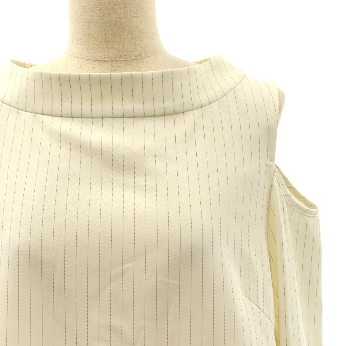 ADORE | 條紋露肩上衣 | 尺寸 38 | 女款