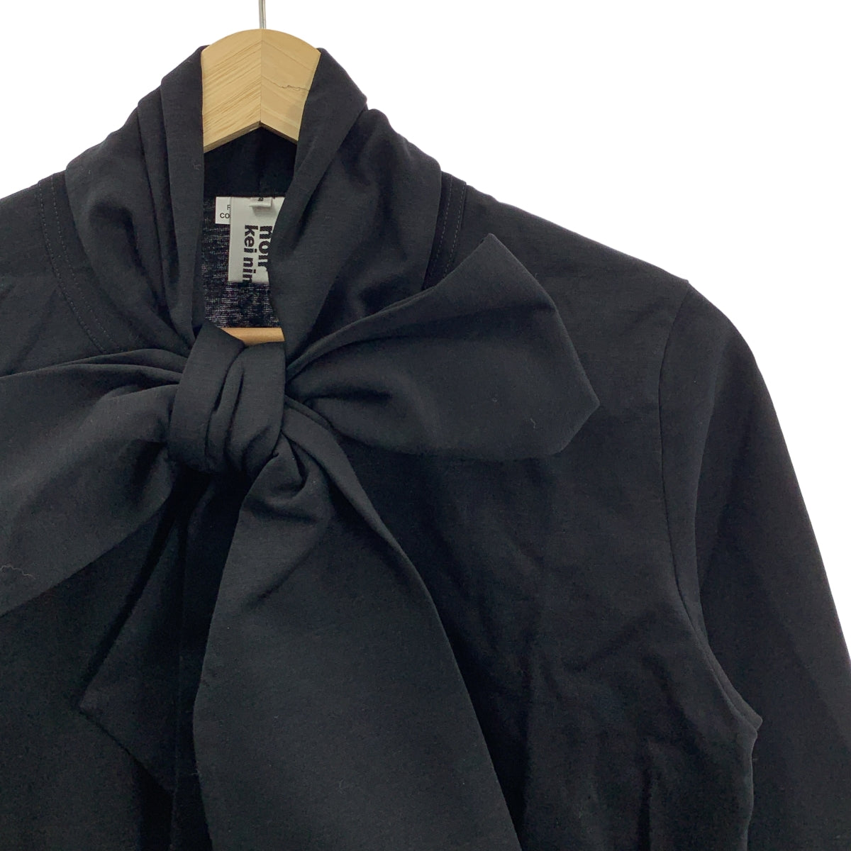 [狀況極佳] noir kei ninomiya | 2024 秋冬系列 | 蝴蝶結套頭衫 | S尺寸 | 黑色 | 女款