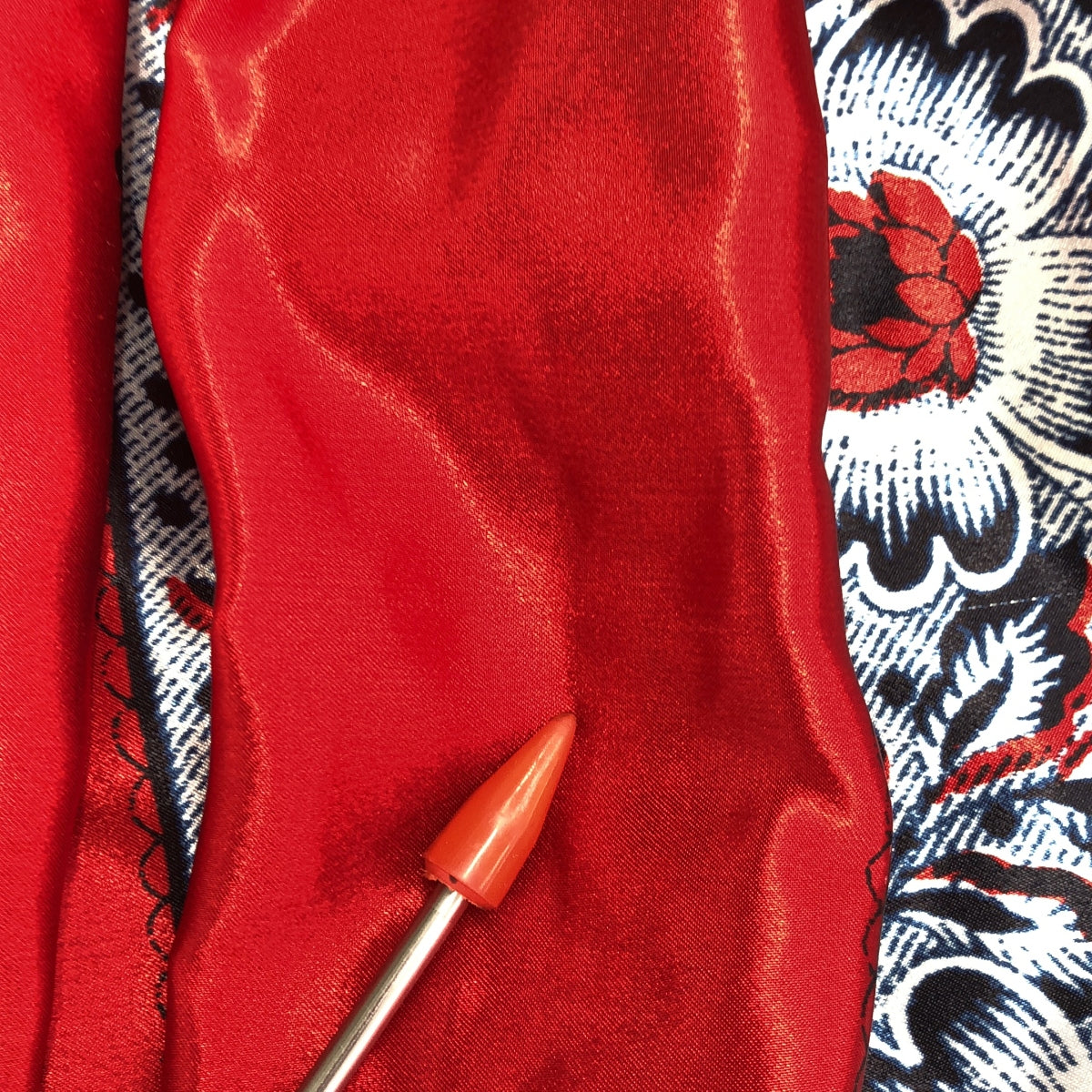 tao COMME des GARÇONS | 2009 秋冬 | 佩斯利印花褶皺休閒裙 | S碼 | 紅色 | 女款