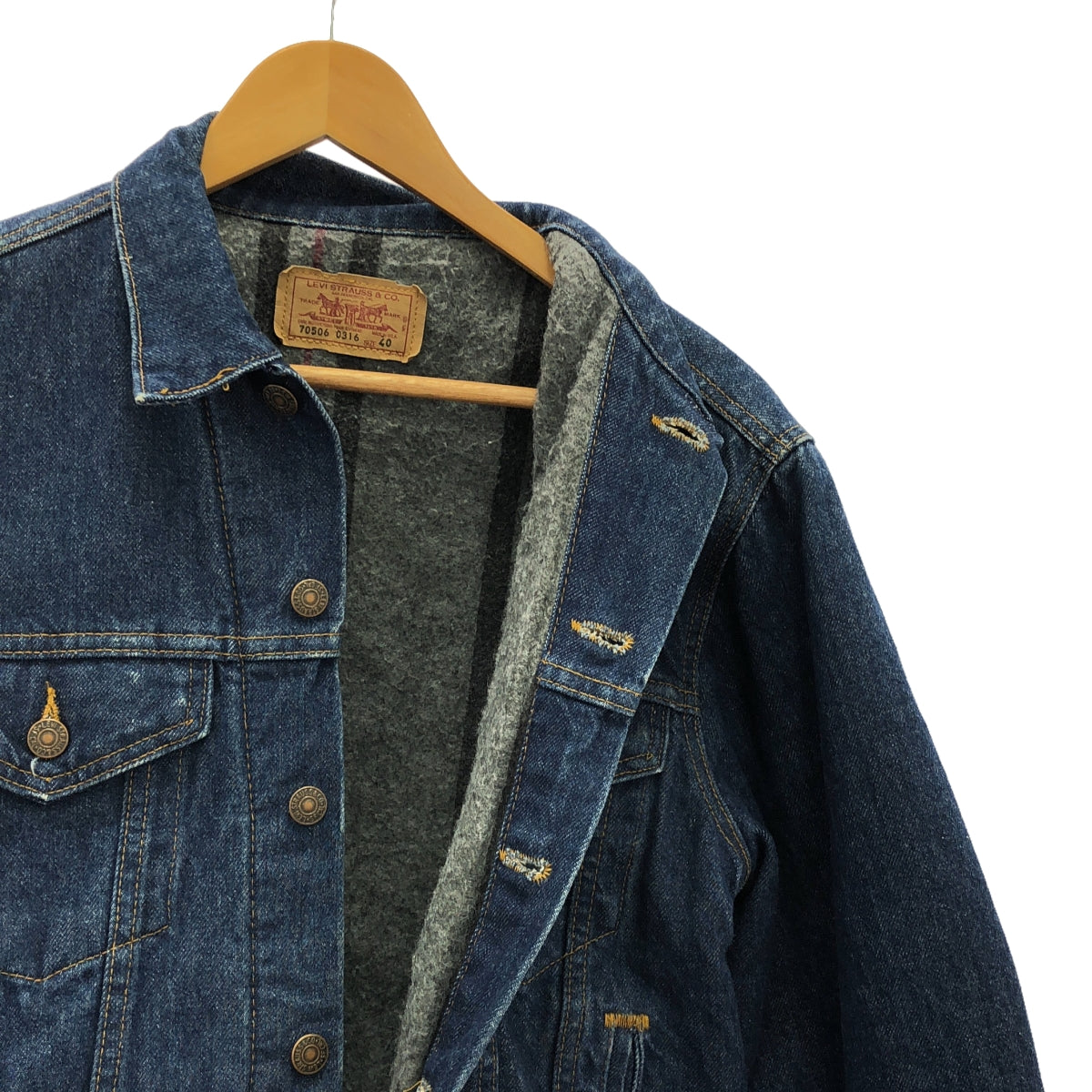 Levi's | 90s Vintage 70506-0316 Blanketed Denim Trucker Jacket Engraved 527 | 40 | Men's