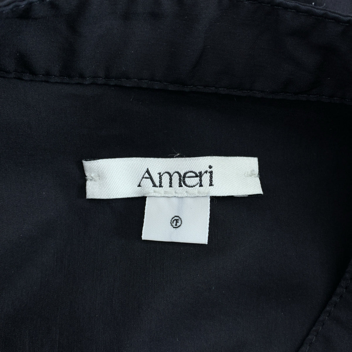 AMERI | 花瓣袖緊湊型襯衫 | F 碼 | 女款