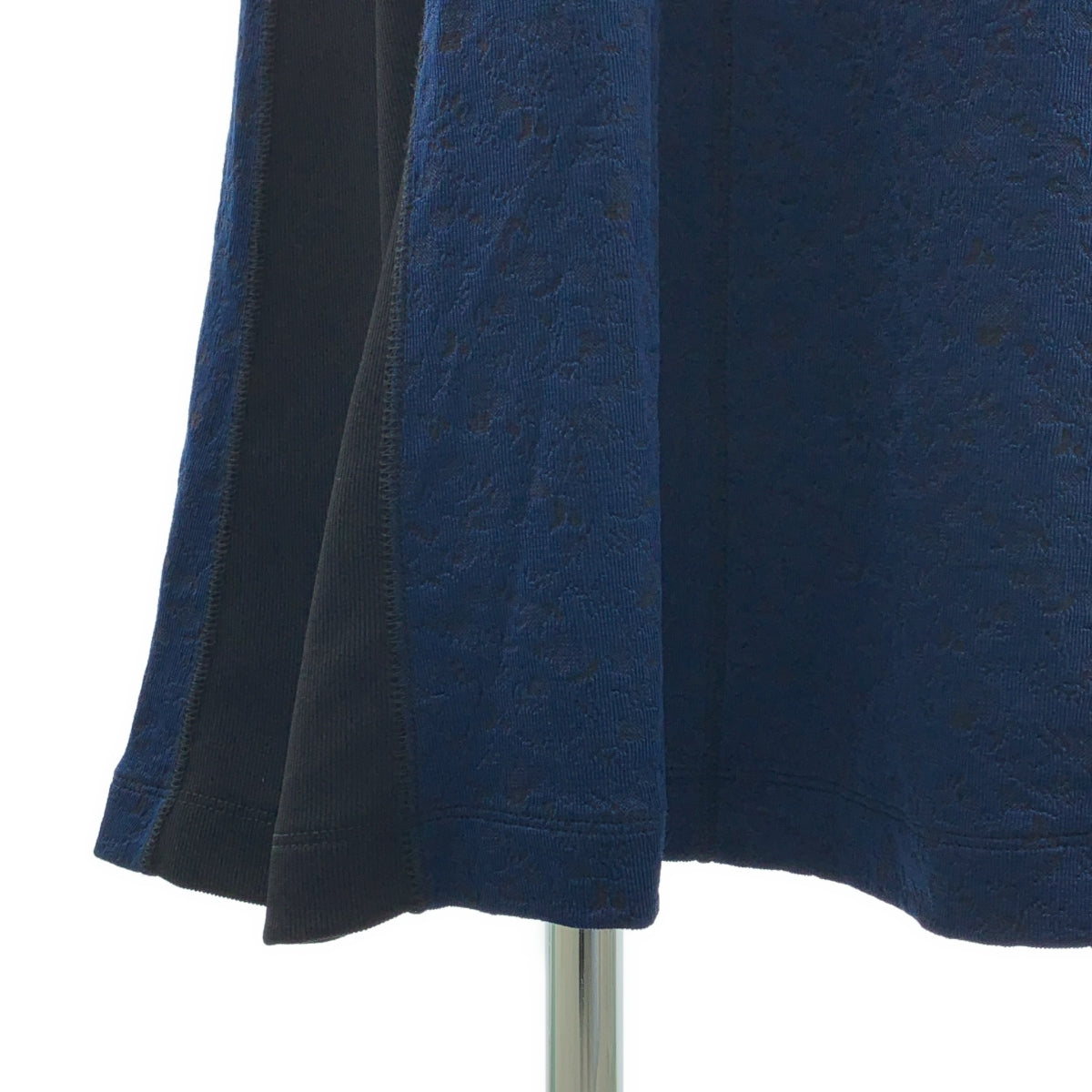 Mame Kurogouchi / マメクロゴウチ | Floral Jacquard Fraise Stitch