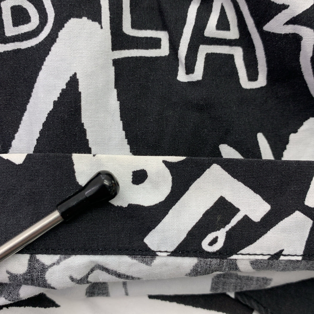 BLACK COMME des GARCONS / ブラックコムデギャルソン | 2016SS | 総柄 ロゴ レギュラーカラー シャツ | L | メンズ