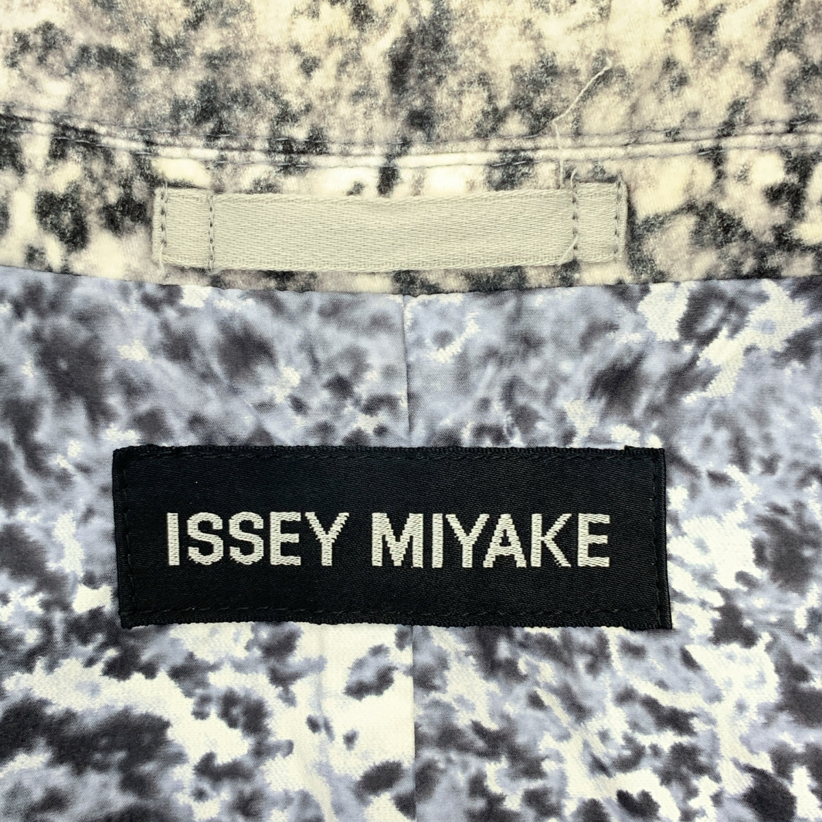 ISSEY MIYAKE / イッセイミヤケ | マーブルプリント チェスターコート | 2 | グレー/ブラック/ブルー | レディース