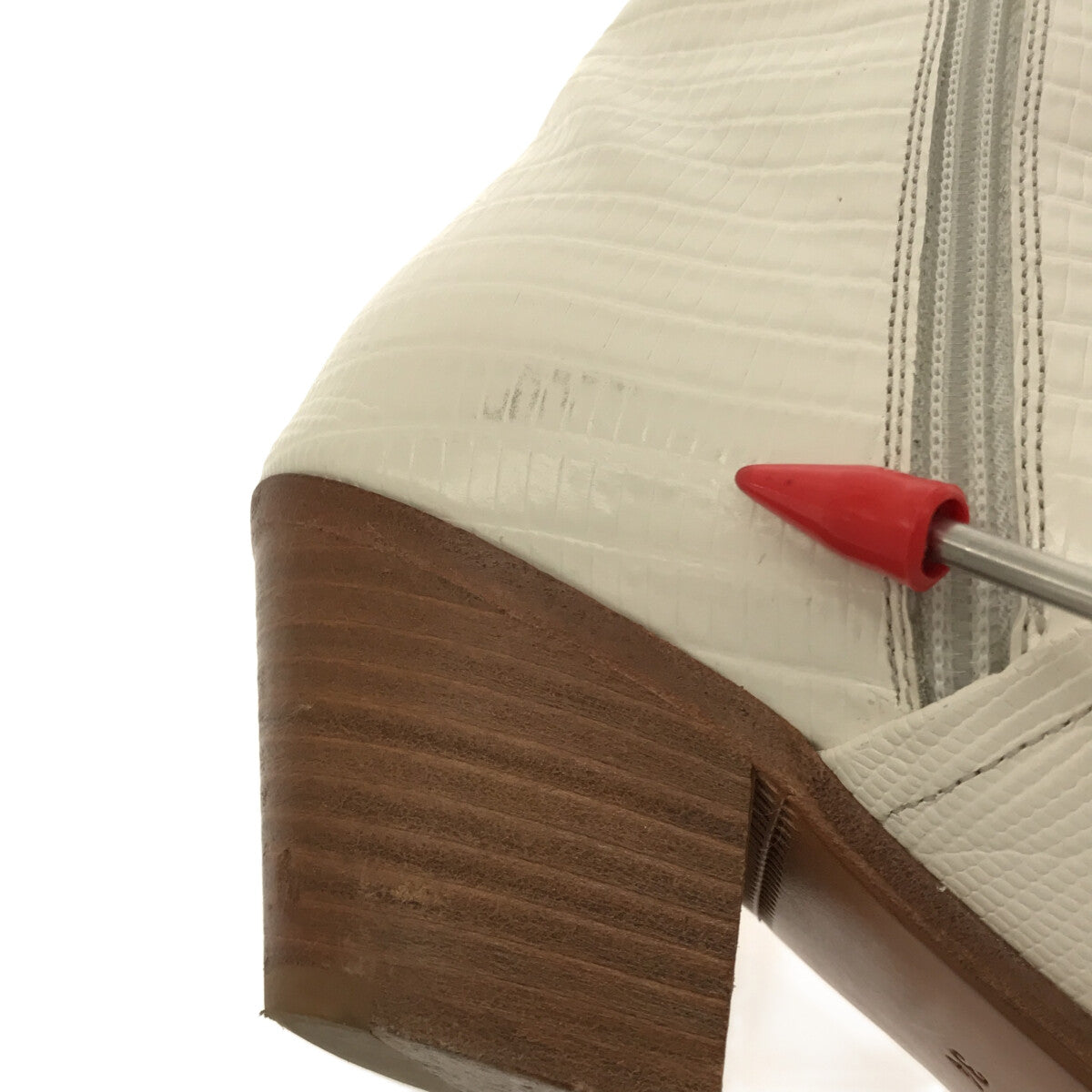 席琳 |鱷魚壓紋短靴 |尺寸 34 |白色 |女性的