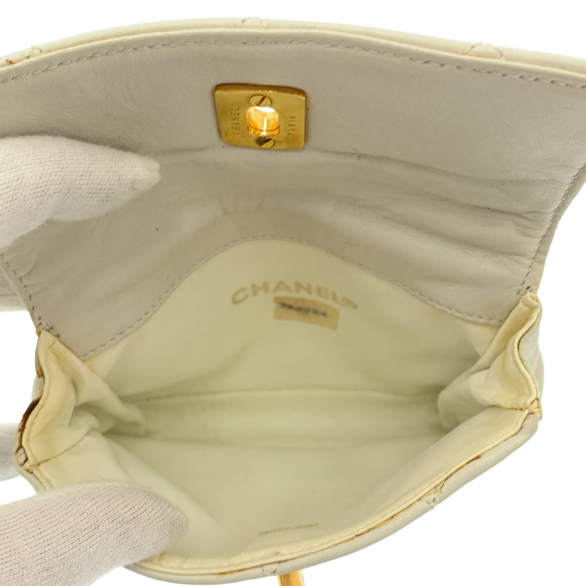 CHANEL | Matelasse 旋鎖腰包 |