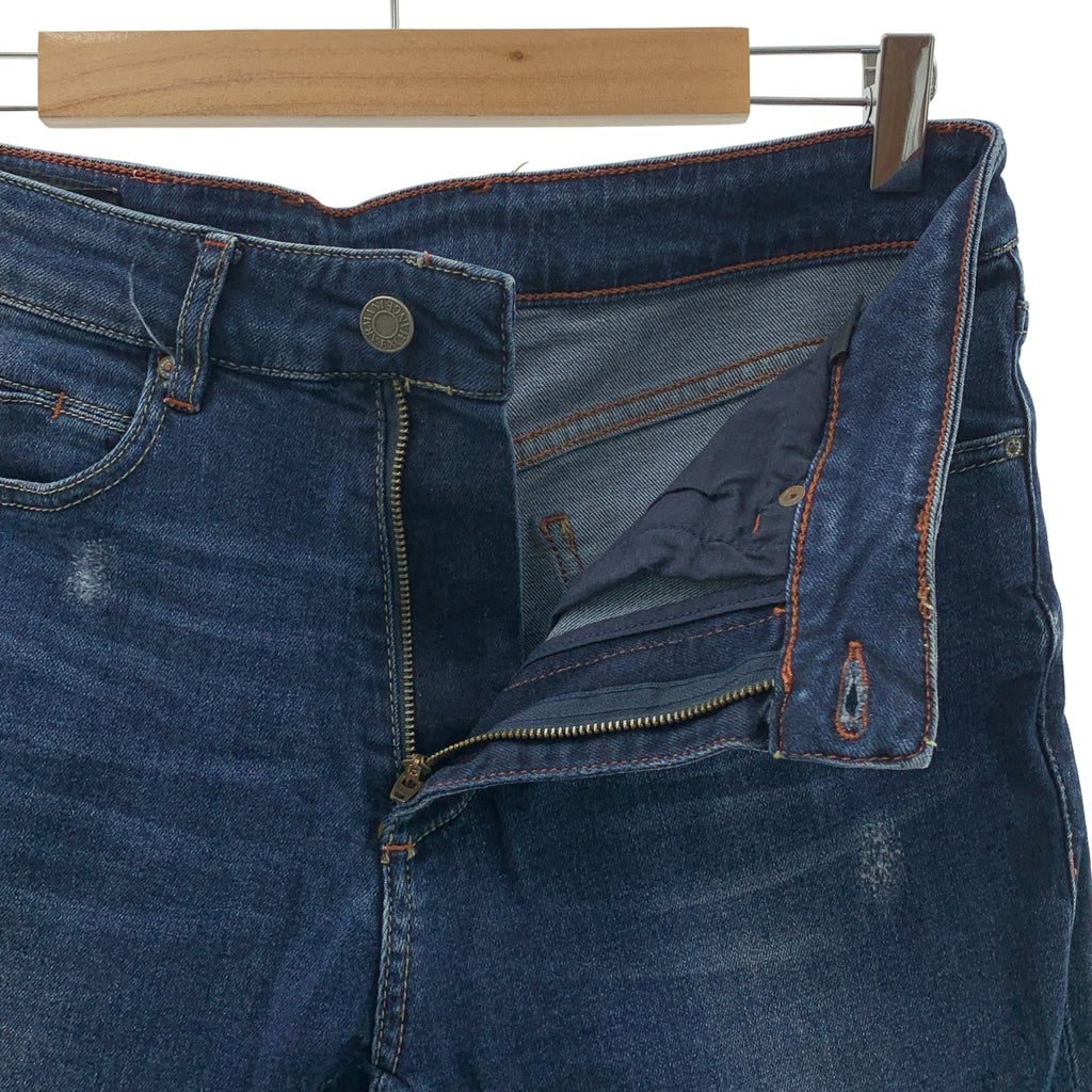 ARMANI EXCHANGE / アルマーニエクスチェンジ | ダメージ加工 ロゴレザーパッチ ストラッチ デニムパンツ | 29 | インディゴ | メンズ