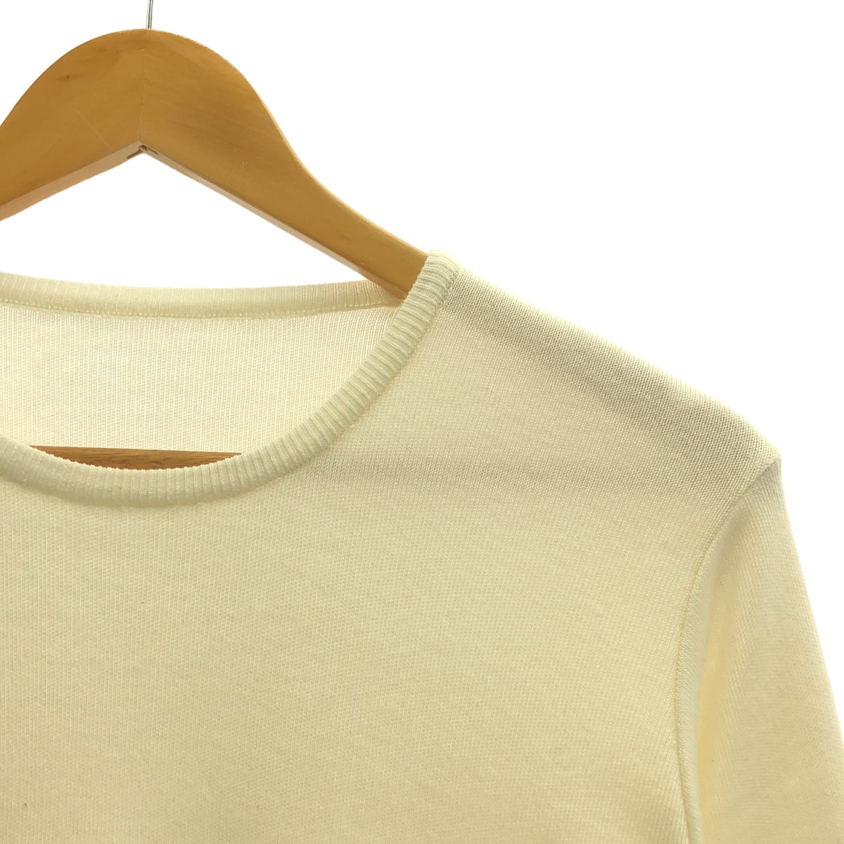 她。 /她 | CU/W 圓領針織衫 | F | 灰白 | 女款