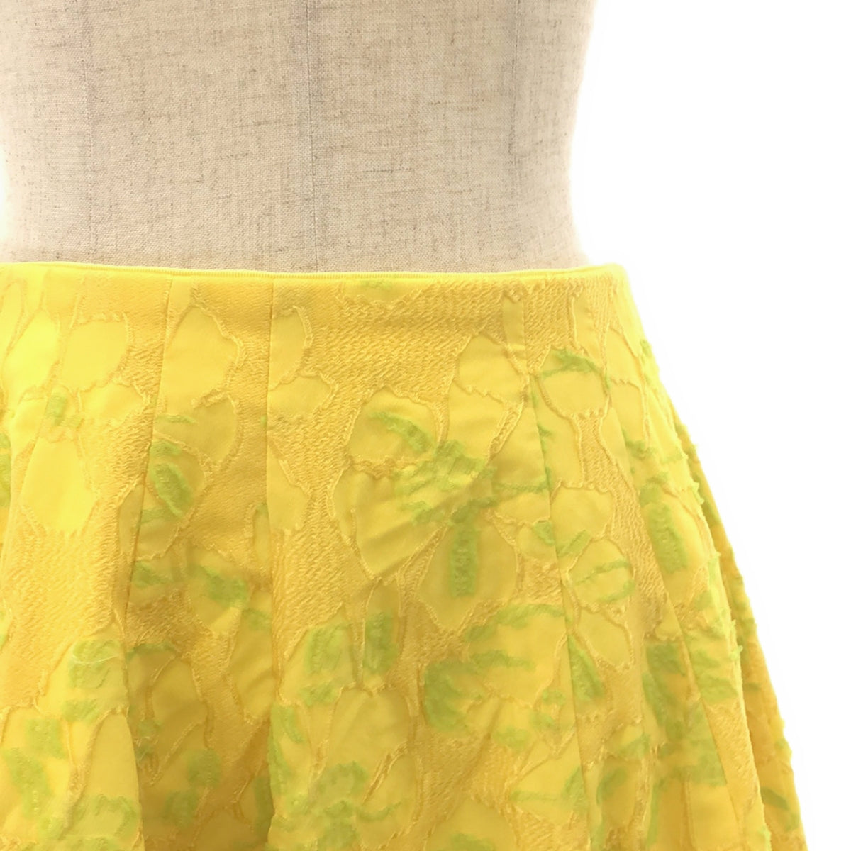 [Beautiful Condition] Drawer | SPRING Flower Jacquard Dart Flare Skirt / Fully Lined | Size 36 | Yellow | Women's