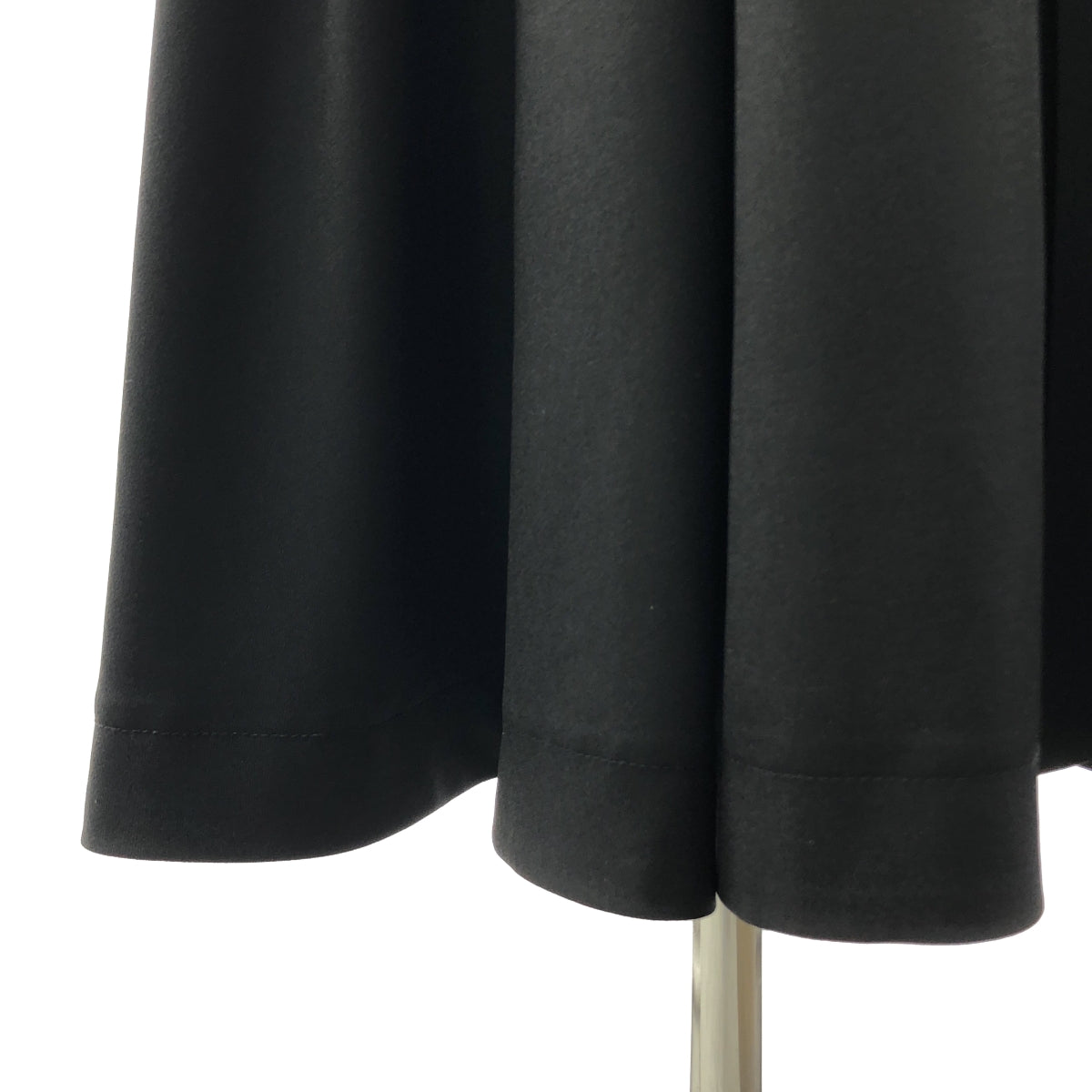 JENNE / 젠느 | 라인 택 플레어 원피스 | L | 여성