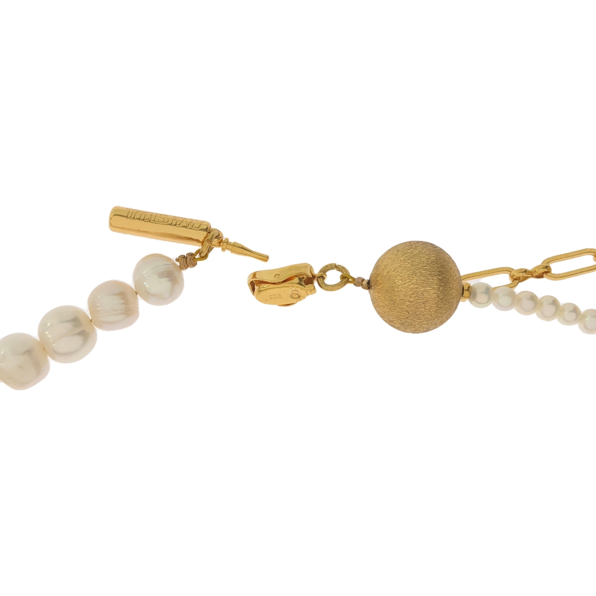 TIMELESS PEARLY | Gold charm pearl necklace |