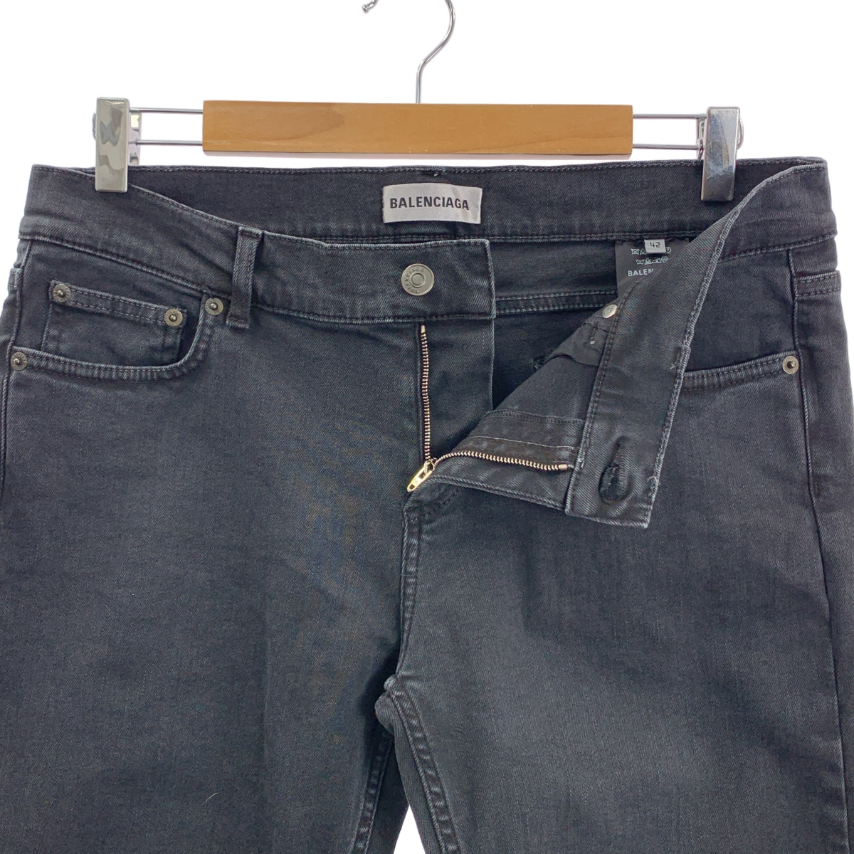 [狀況極佳] BALENCIAGA | 彈性緊身牛仔褲 | 尺寸 42 | 炭灰色 | 女款
