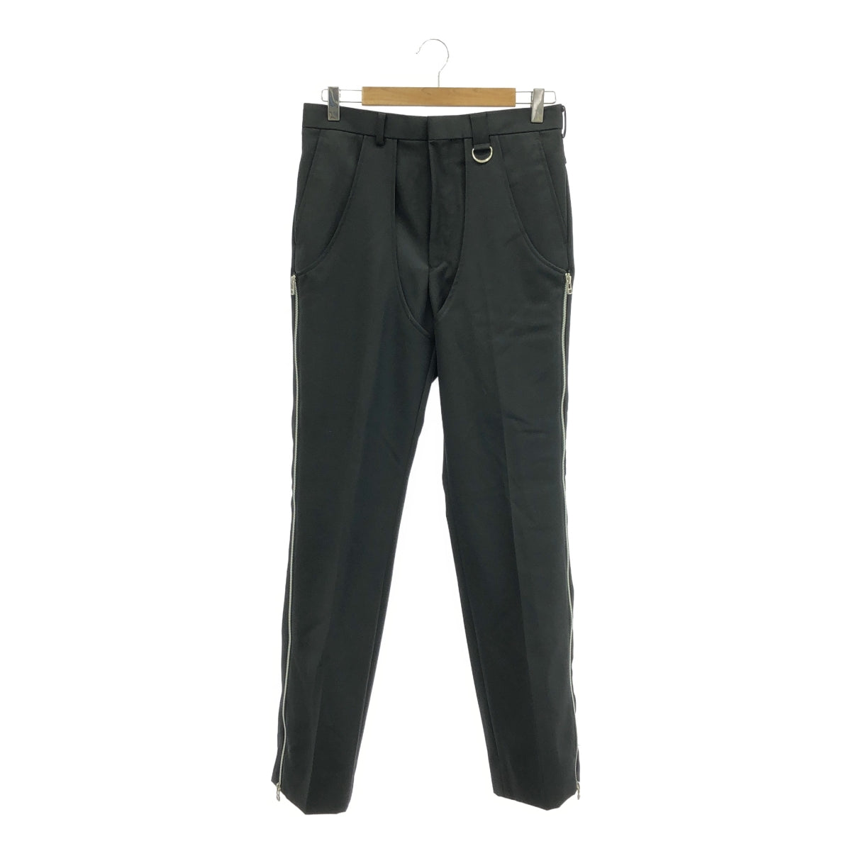 【美品】  JOHN LAWRENCE SULLIVAN / ジョンローレンスサリバン | 2024SS | Gabardine chaps trousers サイドジップ ウールギャバジン パンツ | 44 | ブラック | メンズ