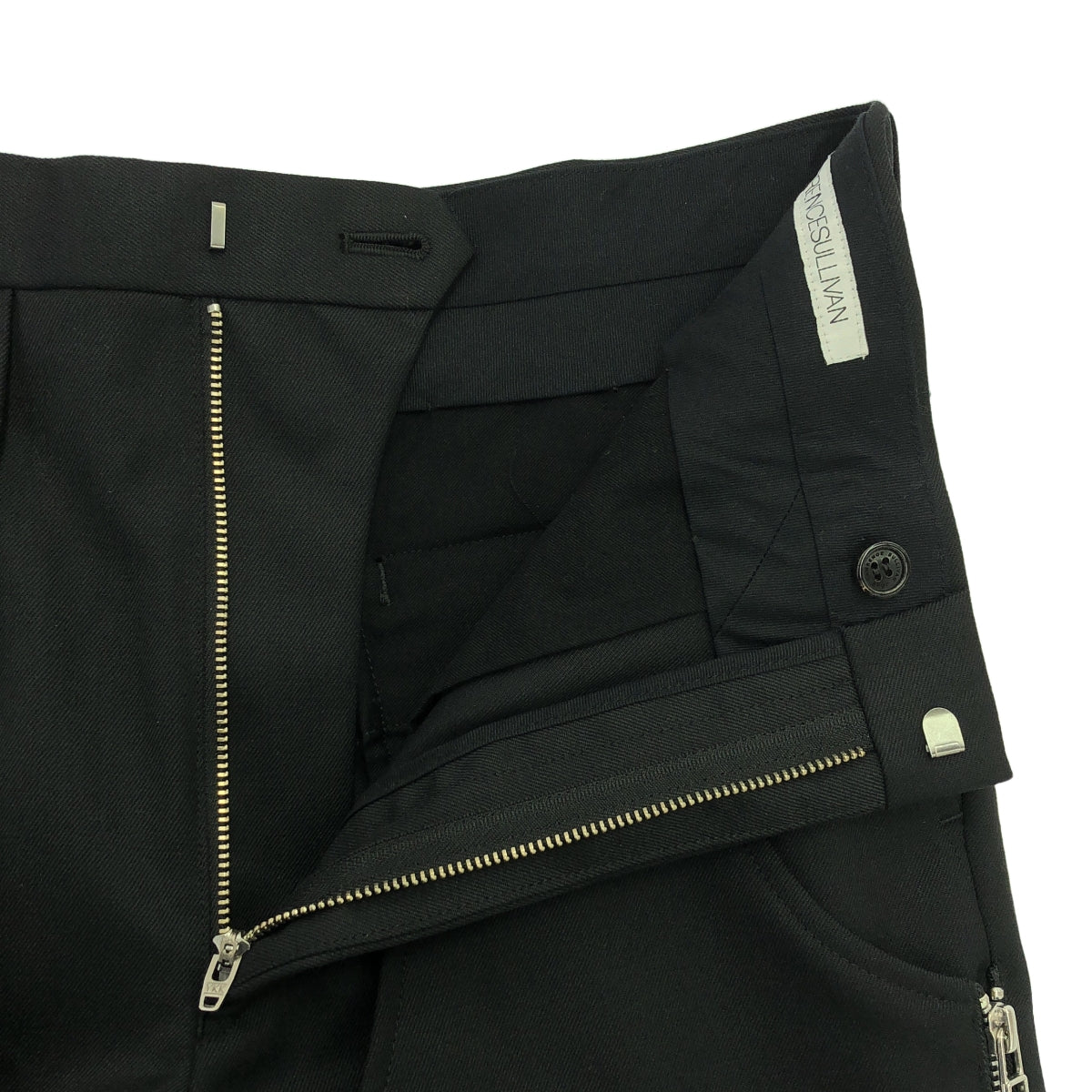 【美品】  JOHN LAWRENCE SULLIVAN / ジョンローレンスサリバン | 2024SS | Gabardine chaps trousers サイドジップ ウールギャバジン パンツ | 44 | ブラック | メンズ