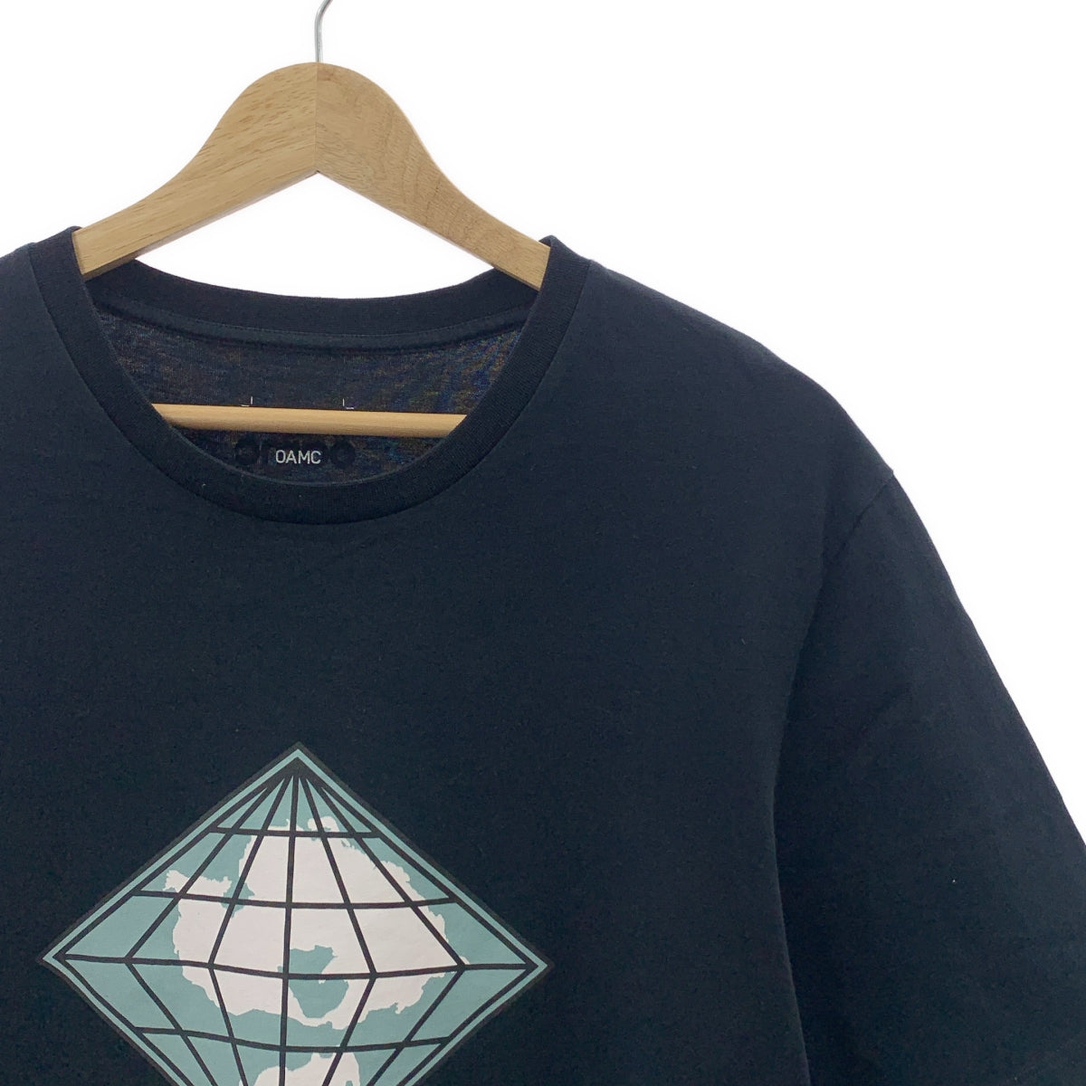【美品】  OAMC / オーエーエムシー | 2023SS | CELSIAN T SHIRT  セルシアン プリント Tシャツ | S | ブラック | メンズ