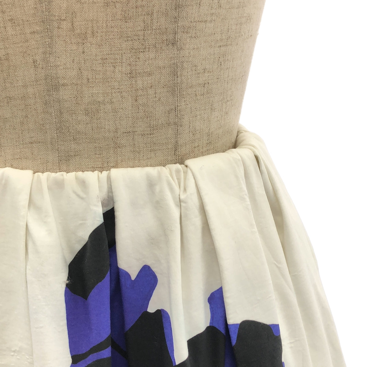 miu miu / 뮤뮤 | 2024SS | 포플린 플라워 볼륨 스커트 | 38 | 화이트 | 여성