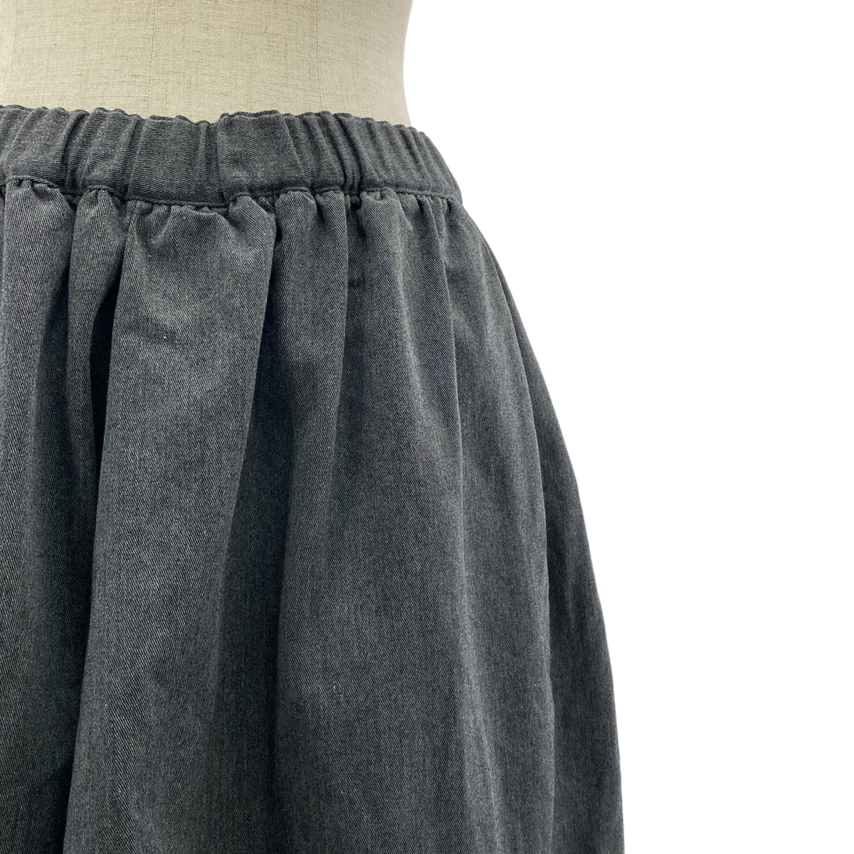 COMME des GARCONS | 2013 秋冬 | 花貼褲裙，休閒裙/褲 | M碼 | 女款