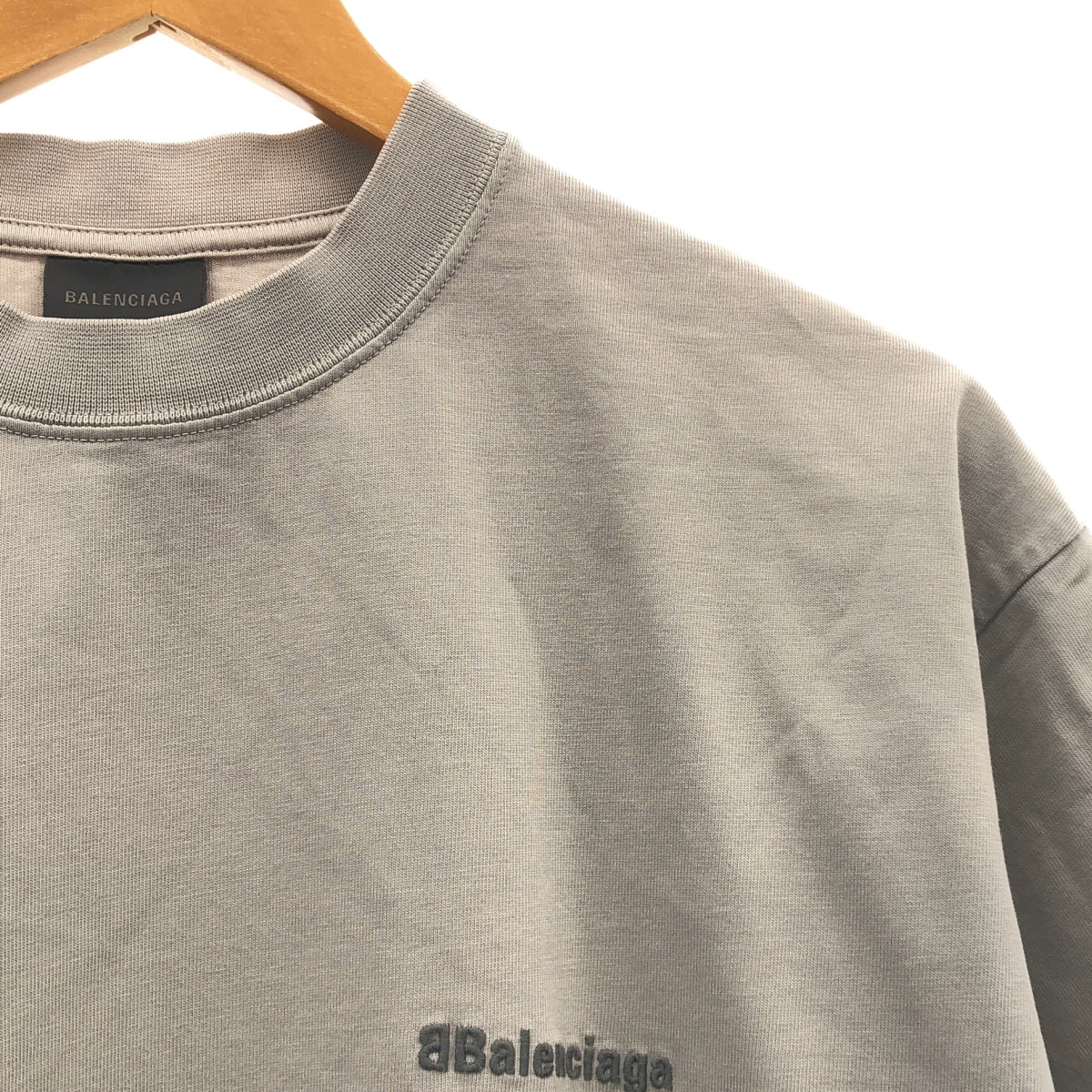 BALENCIAGA | MIDIUM FIT T-SHIRT | Logo embroidered medium fit T-shirt | S | Gray | Men's