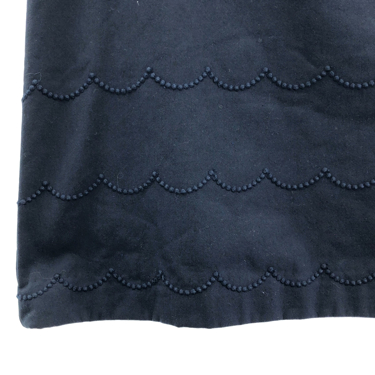 [品相良好] mina perhonen | 2016AW | 荷葉邊波浪 / 刺繡半身裙 / 全襯裡 | 36 | 海軍藍 | 女款