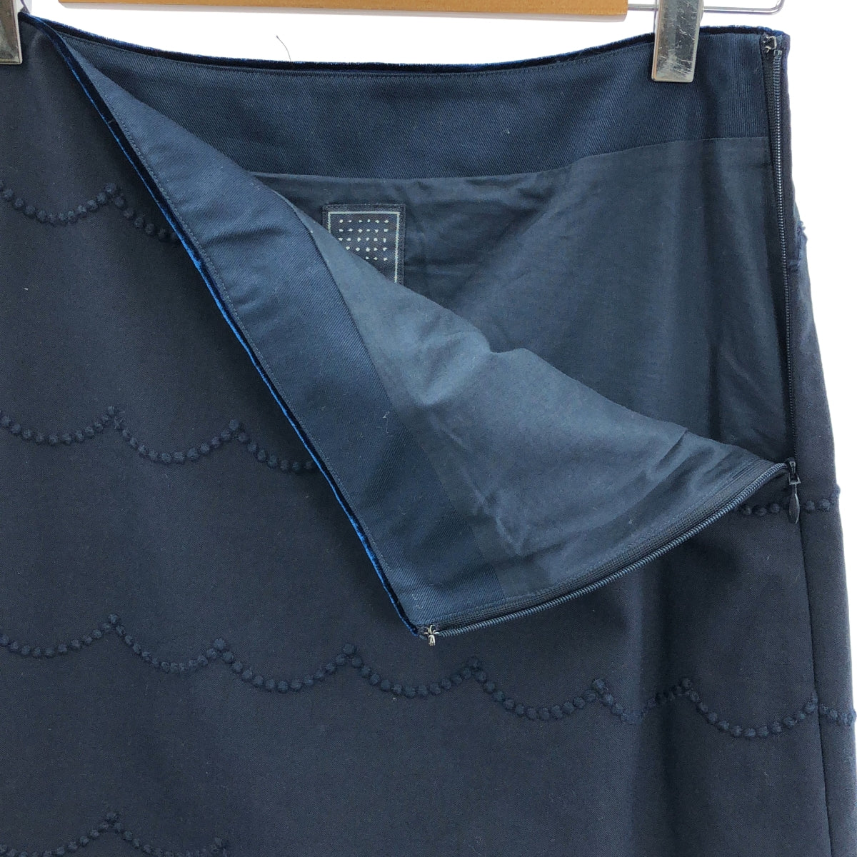 【美品】  mina perhonen / ミナペルホネン | 2016AW | frill wave / エンブロイダリー スカート / 総裏地 | 36 | ネイビー | レディース