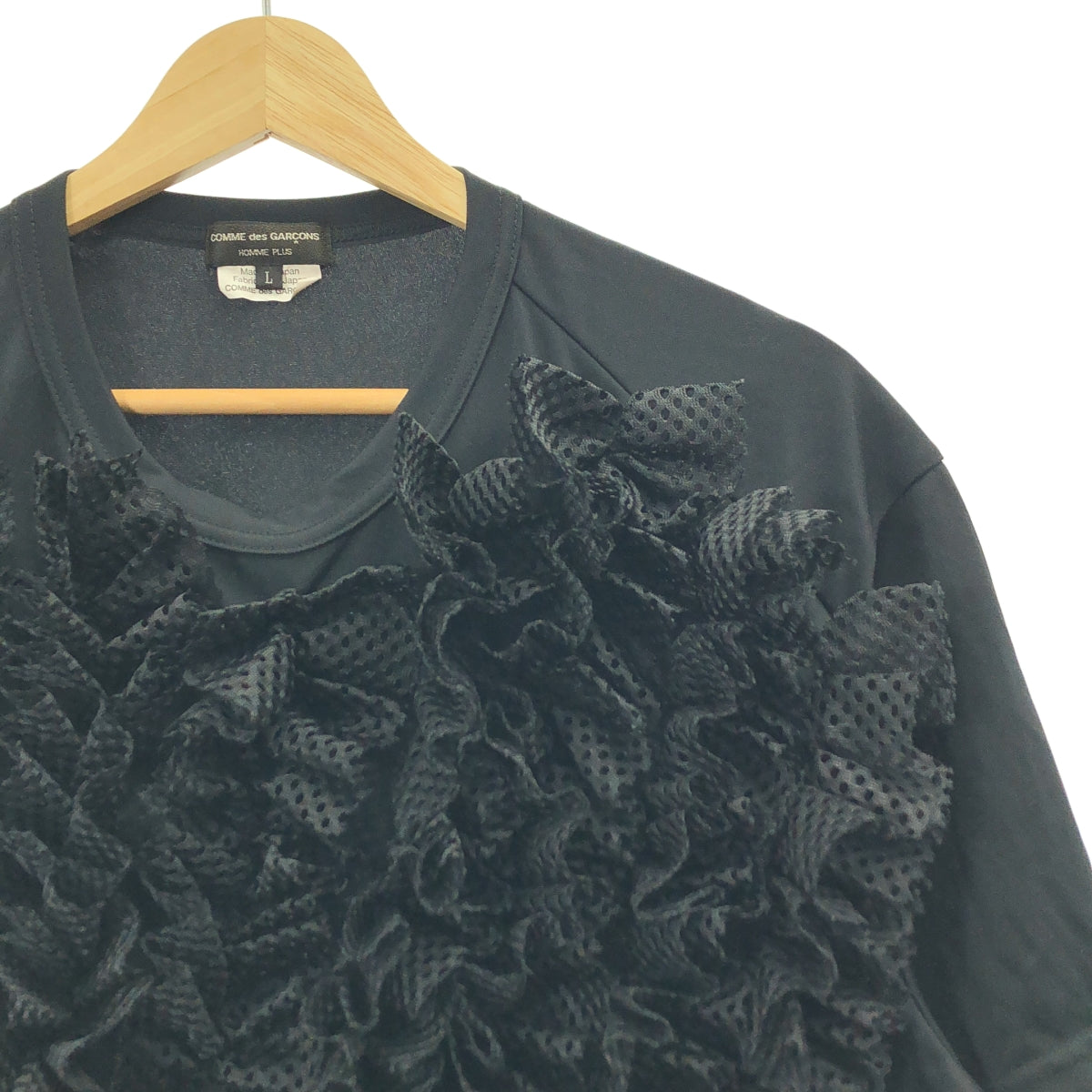 COMME des GARÇONS HOMME PLUS | 2022 秋冬 |正面網狀褶邊聚酯纖維上衣 | L 號 |男士