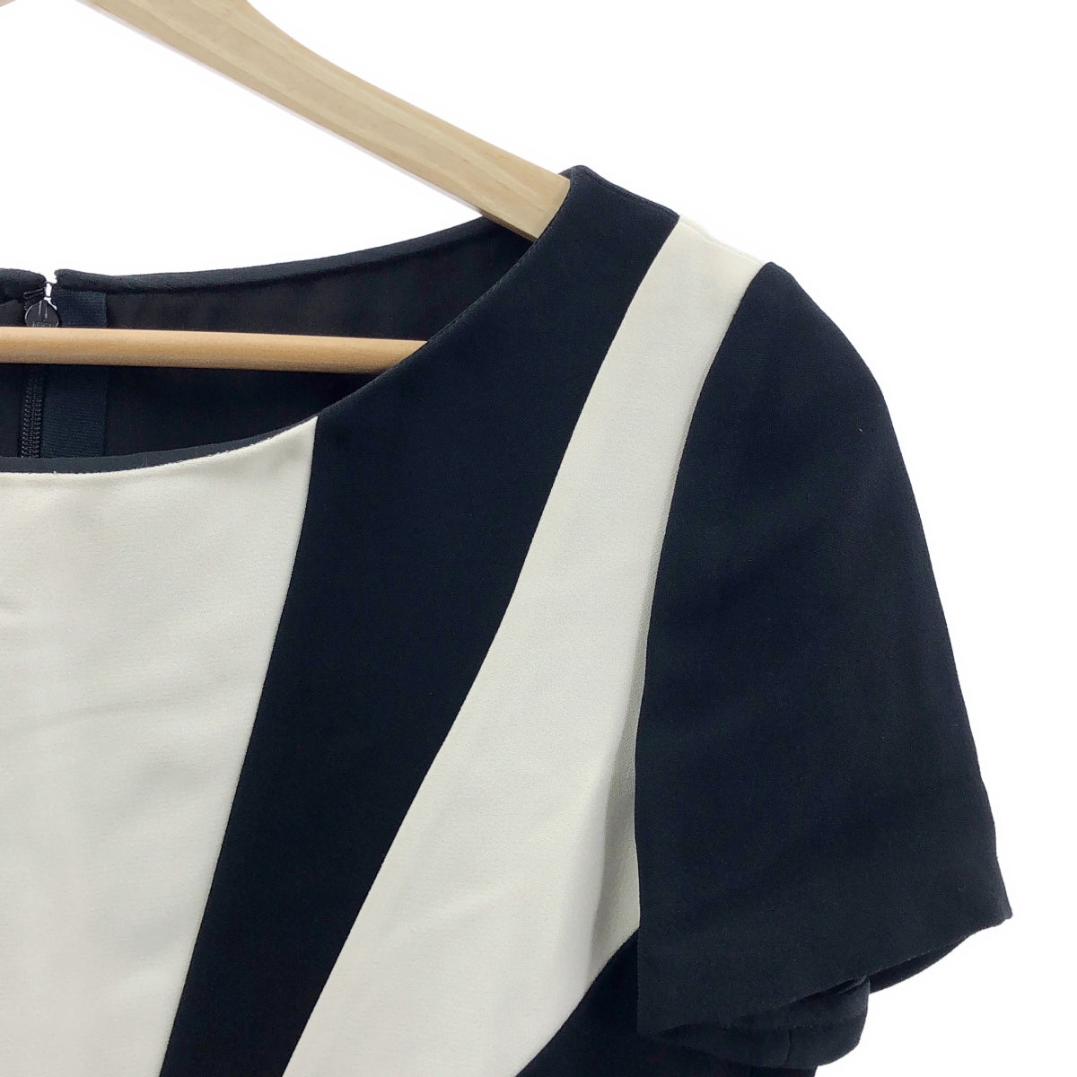 PRADA / 프라다 | 총 무늬 짧은 슬리브 원피스 | 36 | 여성