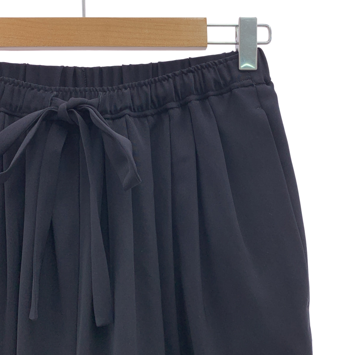 ENFOLD / 엠 폴드 | 2025AW | MANY-TUCK COCOON-PANTS 메니 탁 코쿤 팬츠 | 38 | 여성