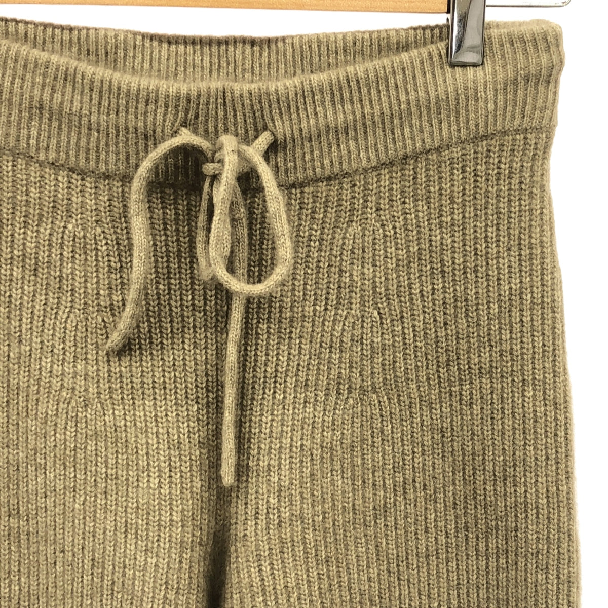 框架 | 2023秋冬 |毛紗半喇叭褲 | 36 |米色 |女性的