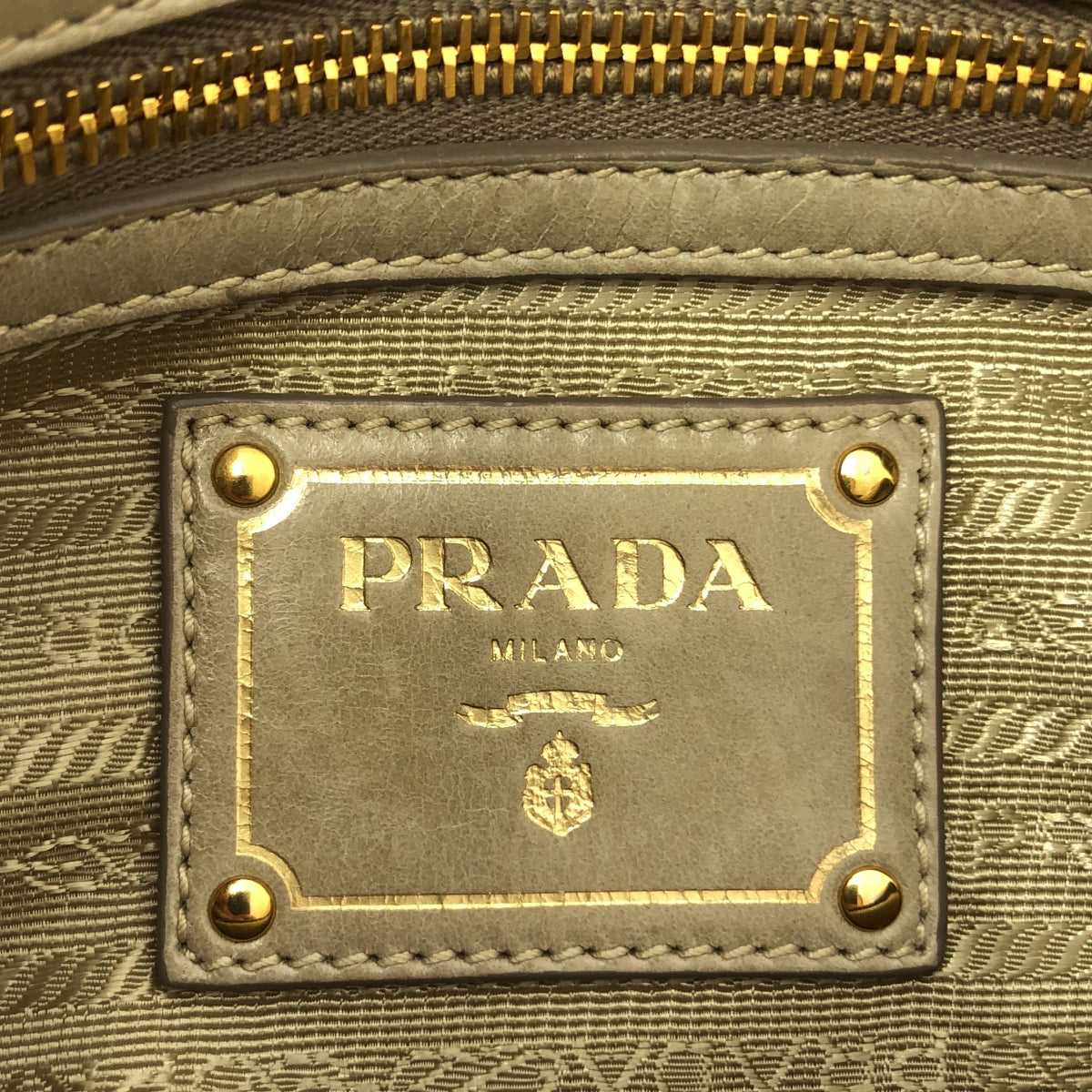 PRADA / 프라다 | 삼각 플레이트 로고 2way 가죽 숄더백 / BN2010 |