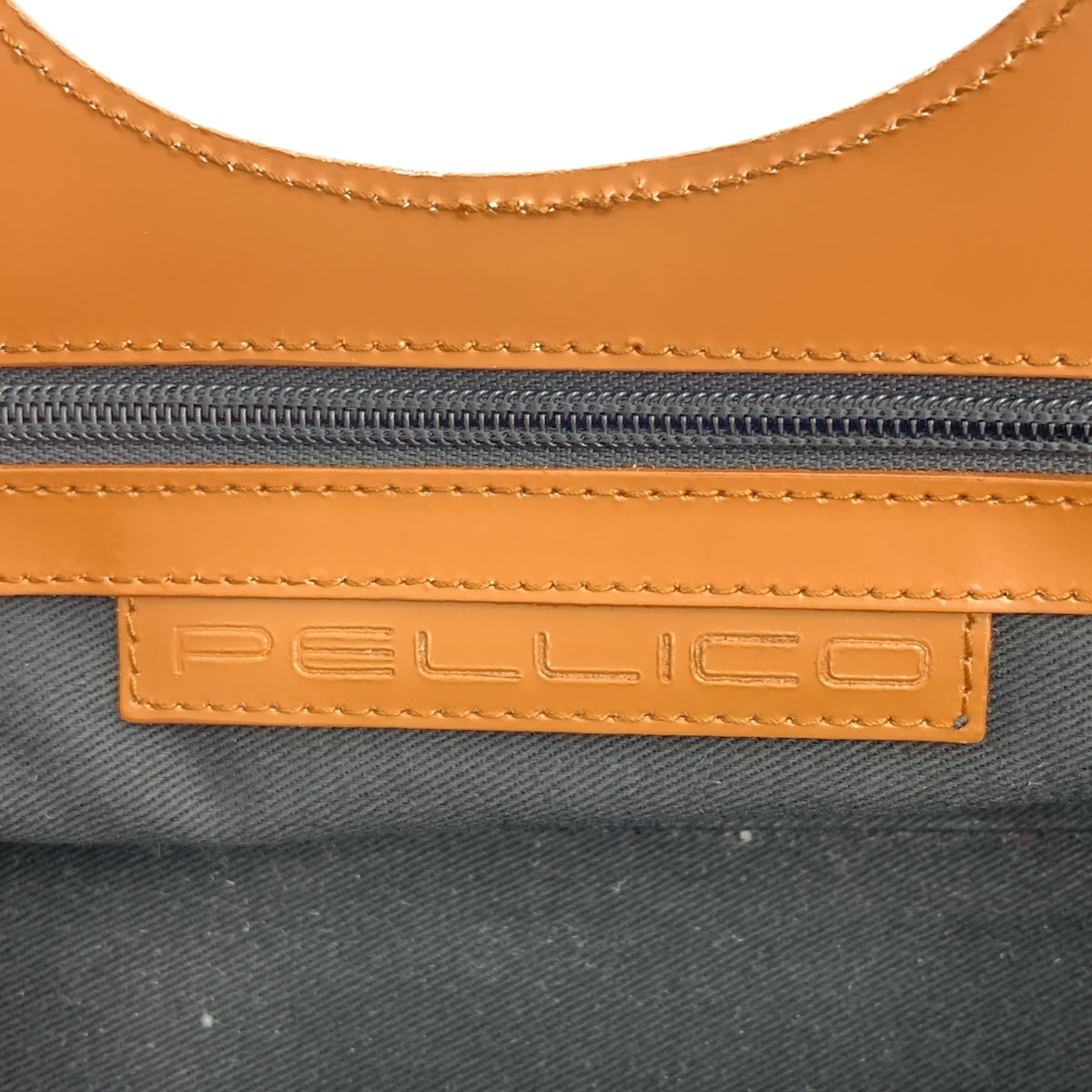 PELLICO | 皮革與絨面革手拿包 |
