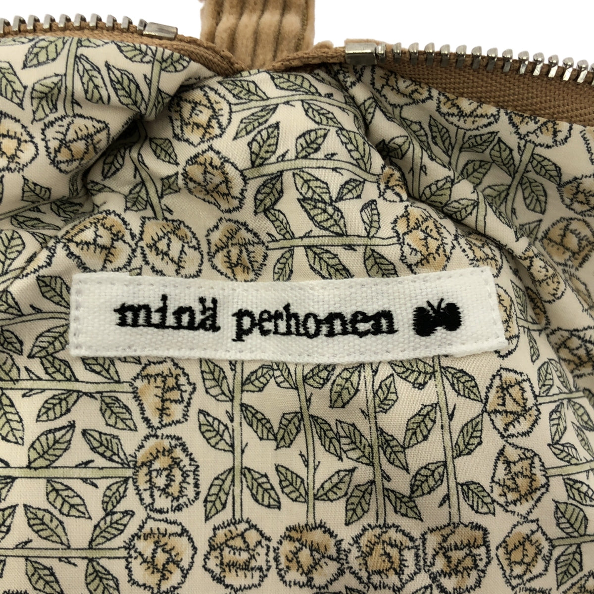 mina perhonen / 미나페르호넨 | 2023AW | crystal pouch / land puzzle / 크리스탈 파우치 / 안감 총 무늬 |