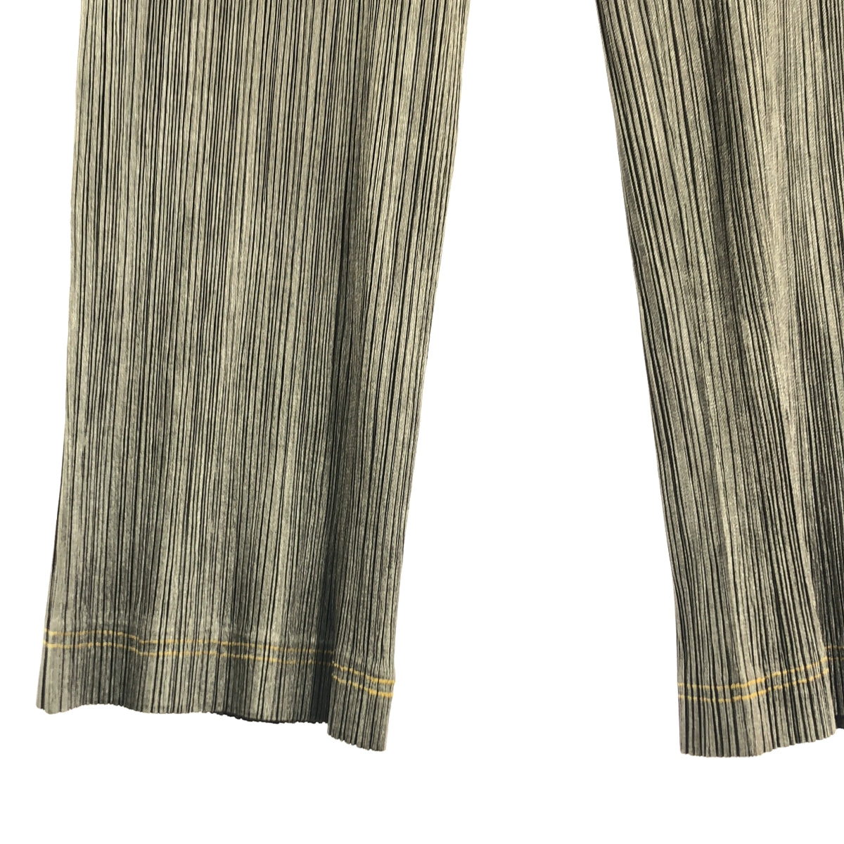 PLEATS PLEASE ISSEY MIYAKE / プリーツプリーズイッセイミヤケ | ステッチワーク イージー パンツ | 4 | カーキ | レディース