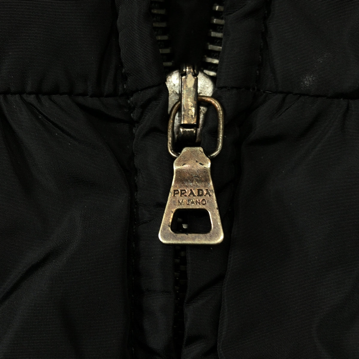 PRADA SPORT | 附毛皮飾邊的全拉鍊羽絨外套 | 尺寸 38 |