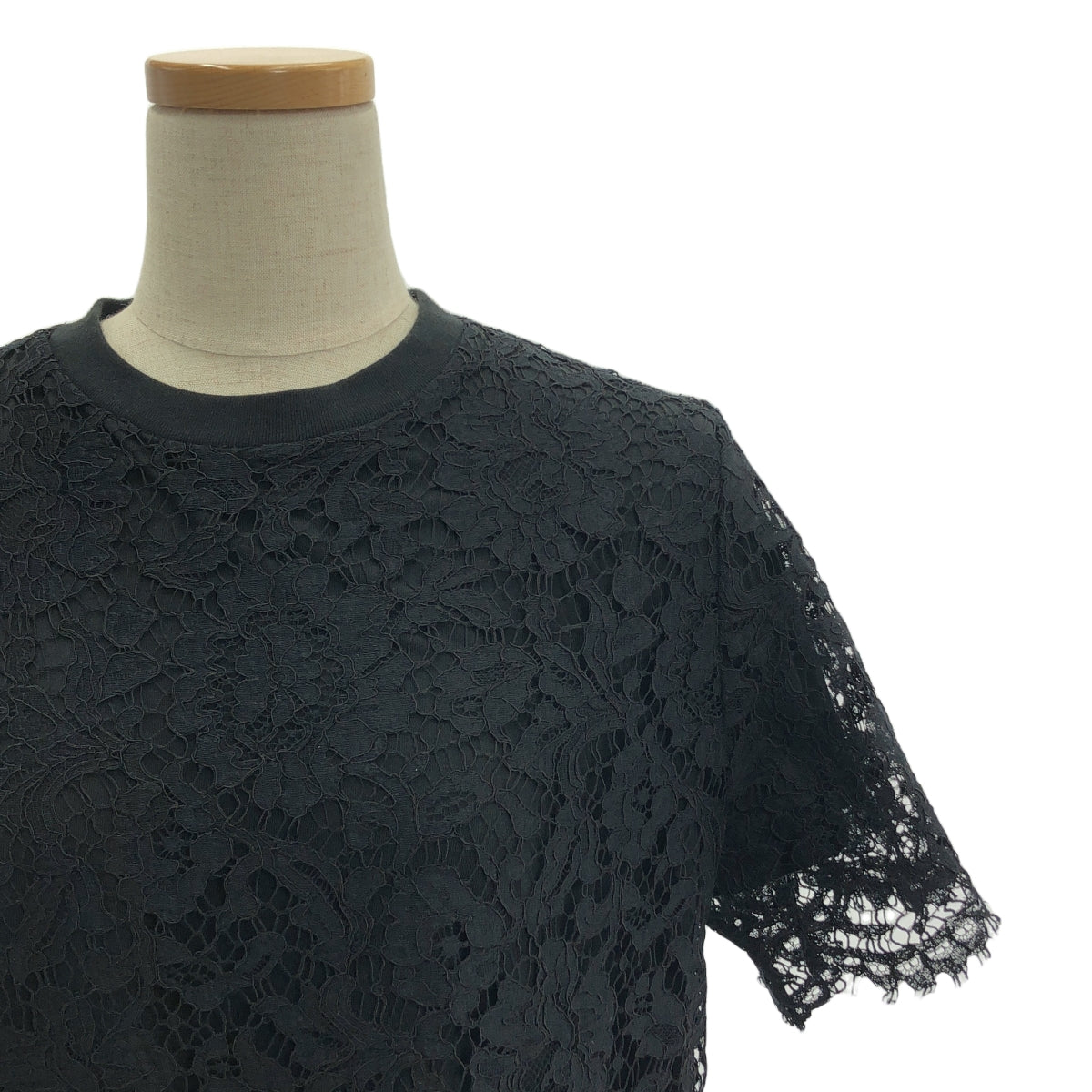 華倫天奴 | 2020春夏 |全蕾絲圓領短袖剪裁縫製 | S |黑色 |女性的