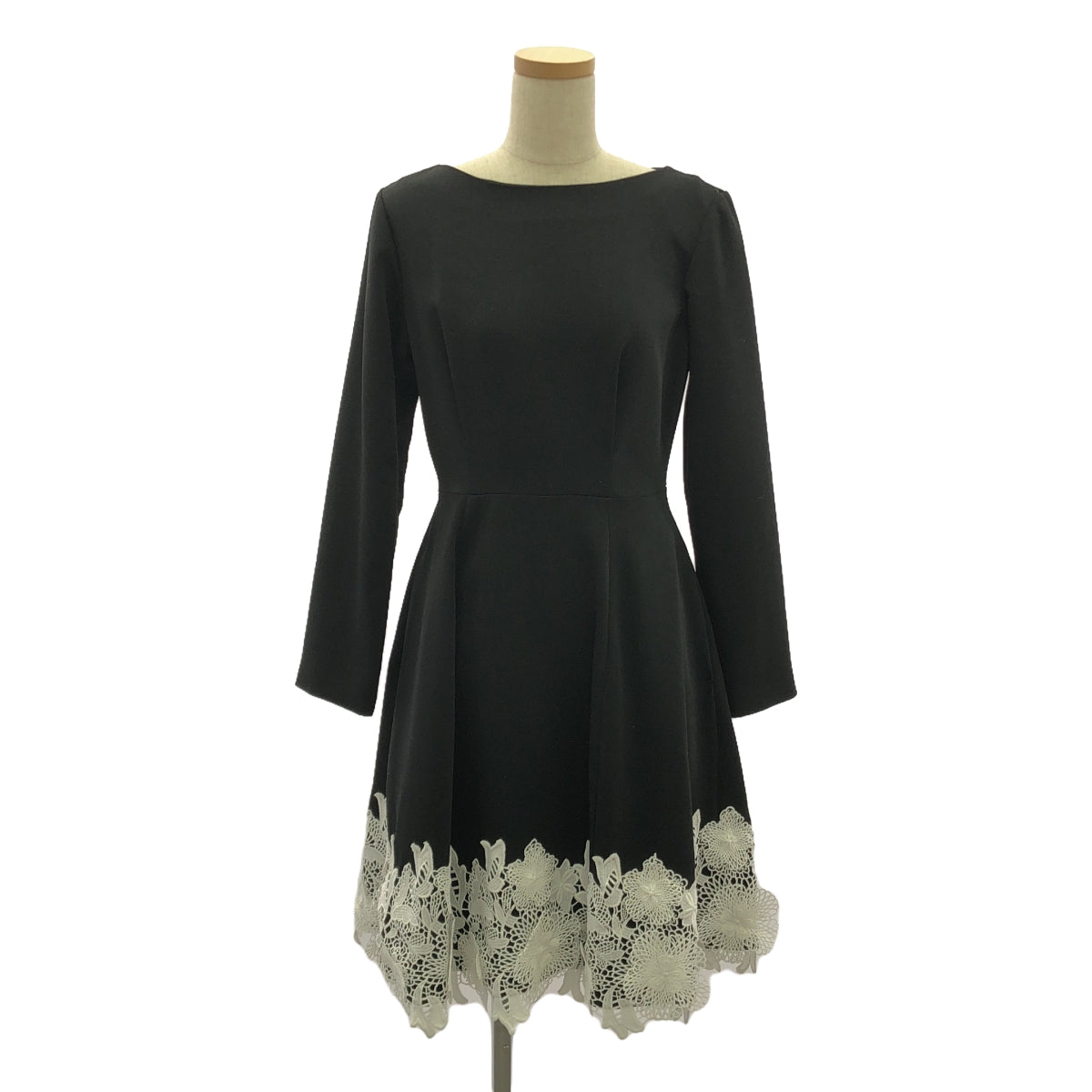 JENNE | Luxury Lace Hem Dress | M | Women's