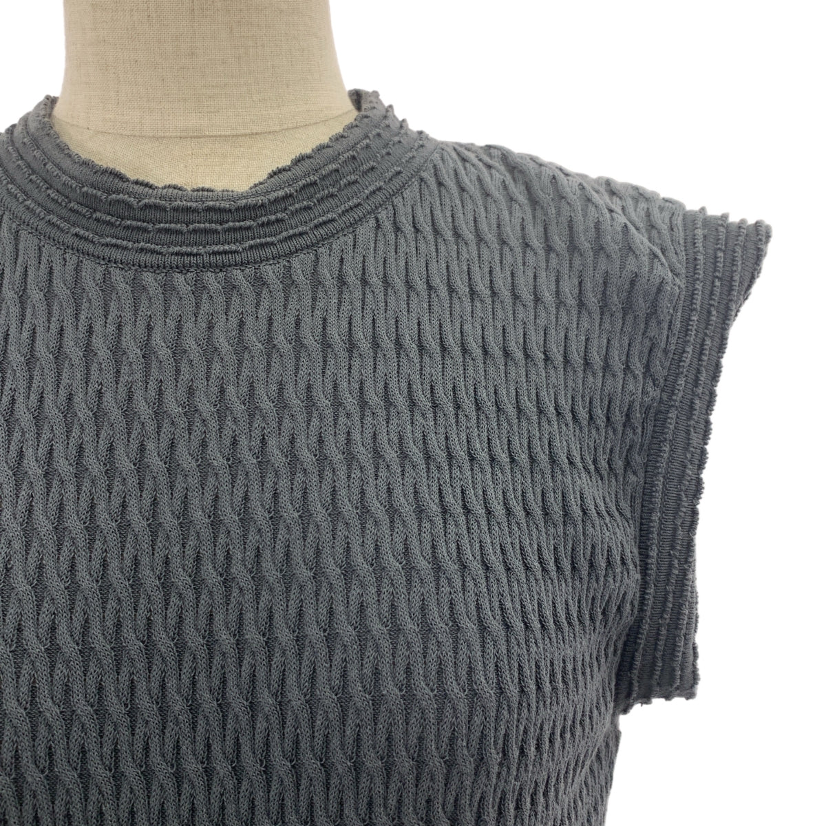 Drawer / 드로어 | 14G 케이블 뜨개질 민소매 원피스 | 1 | 여성