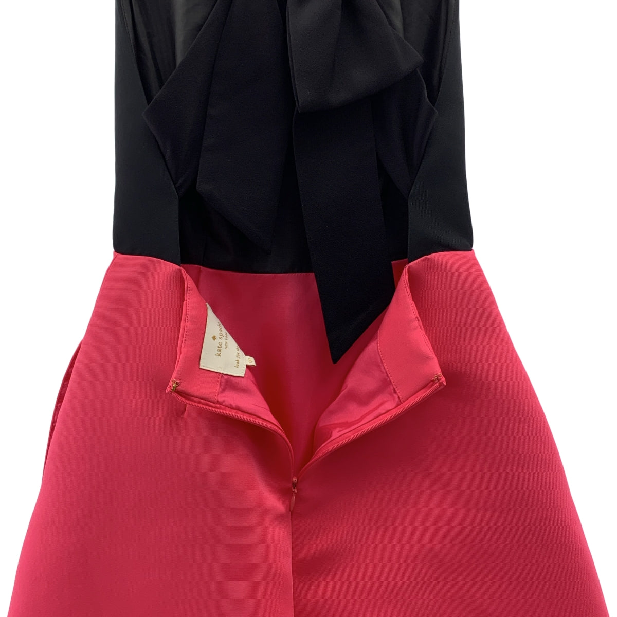 [狀況極佳] KATE SPADE | 後背蝴蝶結設計洋裝 | 00碼 | 黑色/粉紅色 | 女款