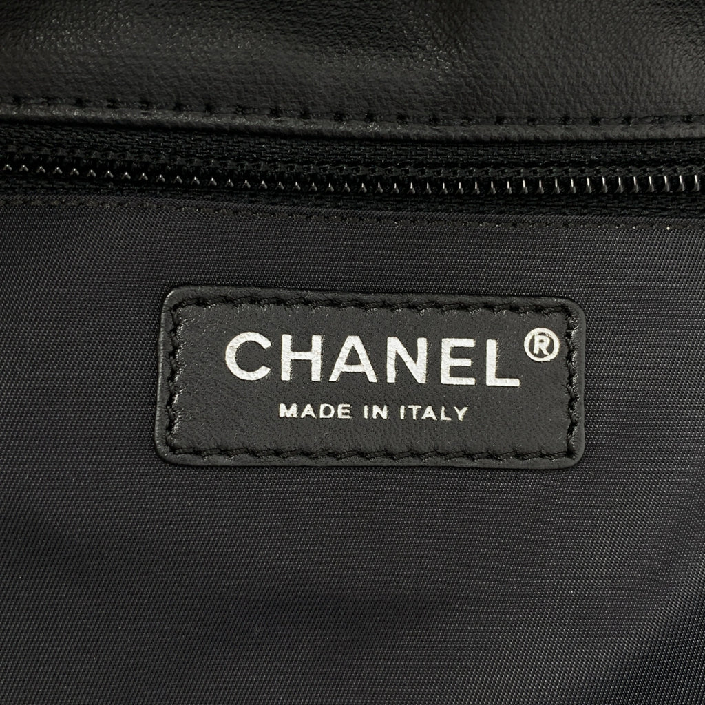 CHANEL / 샤넬 | 파리 비아 비트 PM 코코 마크 PVC 가죽 토트 백 |