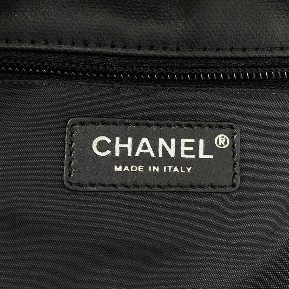 CHANEL / 샤넬 | 파리 비아 비트 PM 코코 마크 PVC 가죽 토트 백 |