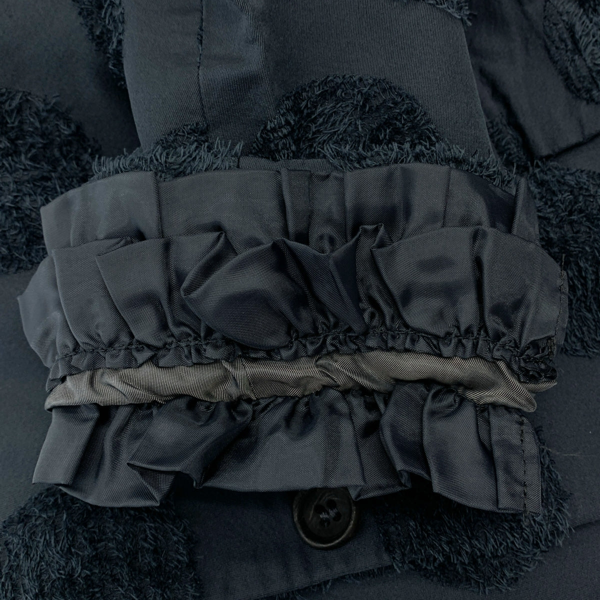 COMME des GARÇONS HOMME PLUS | 2011 秋冬系列 | Decadence 波長外套，荷葉邊內襯，切斯特菲爾德大衣 | S 碼 | 男士