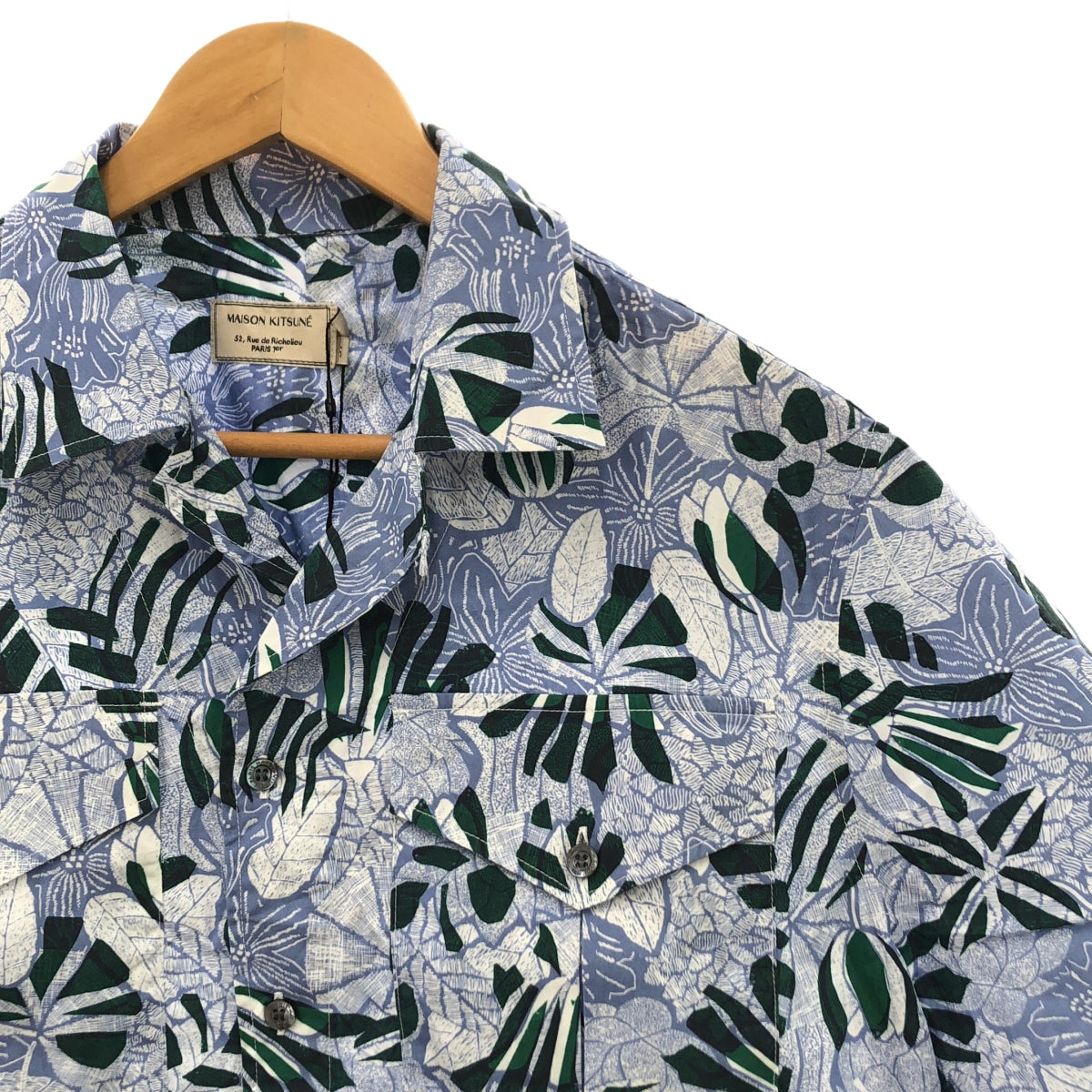 MAISON KITSUNE | Botanical leaf pattern open collar aloha shirt | 37 | Men's