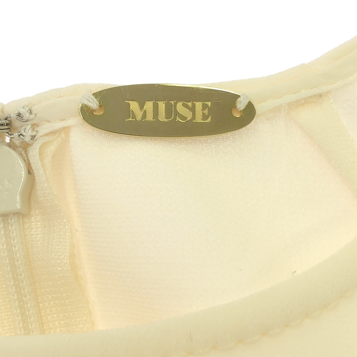 二級 |三醋酸纖維喬其紗套頭衫 | F |灰白色 |女性的