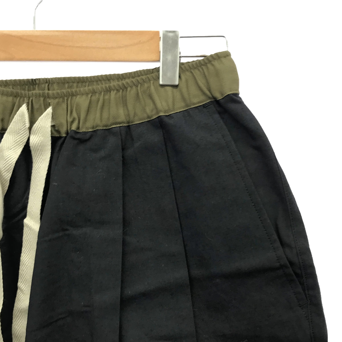 【新品】  prasthana / プラスターナ | 2 tuck baggy shorts / パンツ | M | ブラック | メンズ