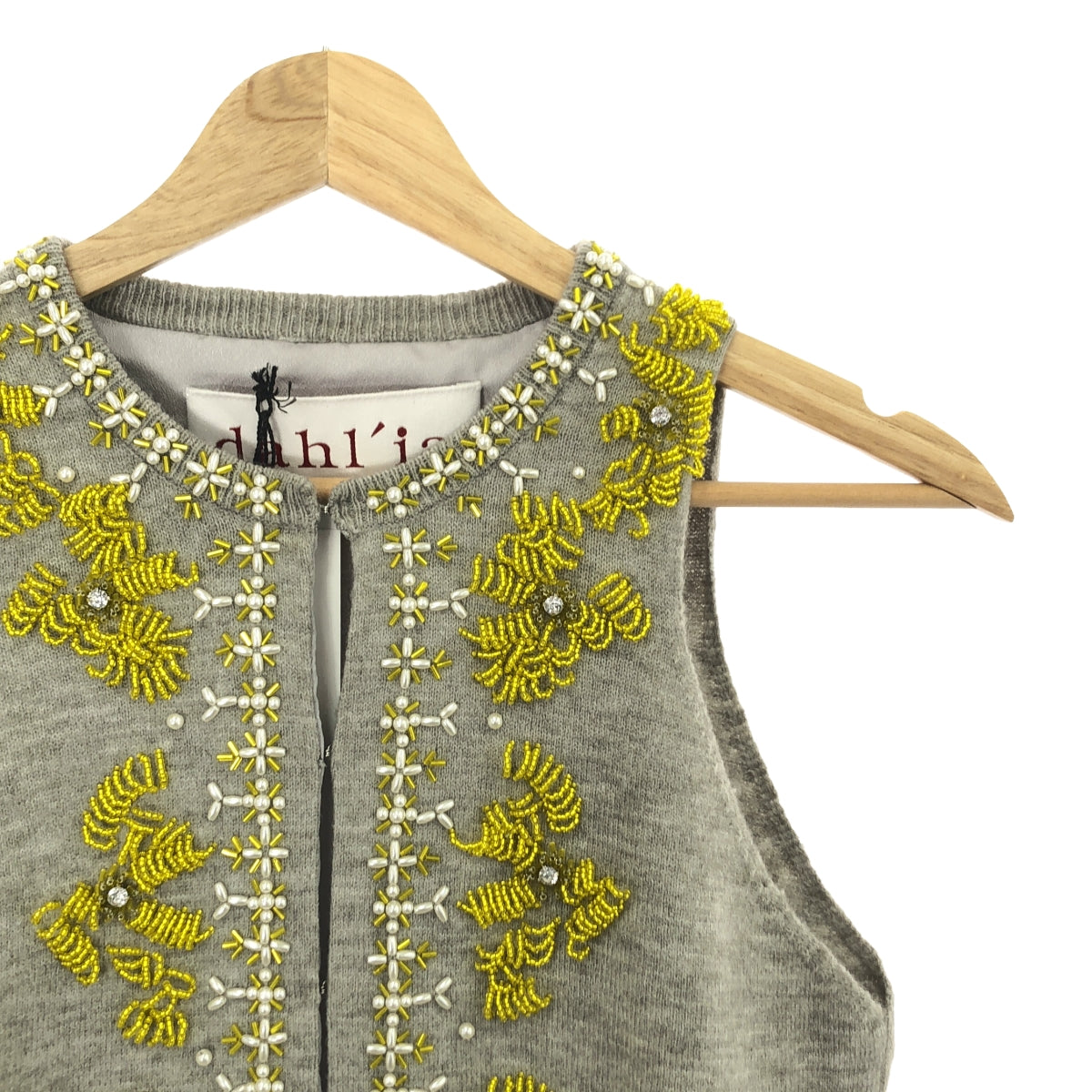 【新品】  dahl'ia / ダリア | KNIT BEADS VEST ビーズ エンブロイダリー ニットベスト | F | グレー | レディース