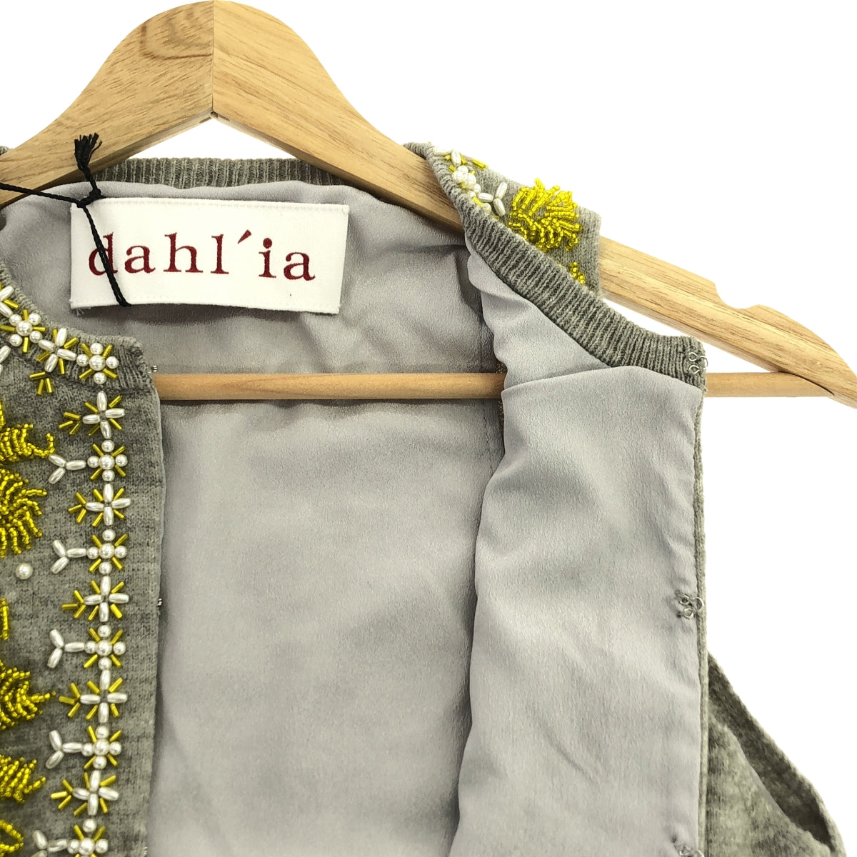 【新品】  dahl'ia / ダリア | KNIT BEADS VEST ビーズ エンブロイダリー ニットベスト | F | グレー | レディース